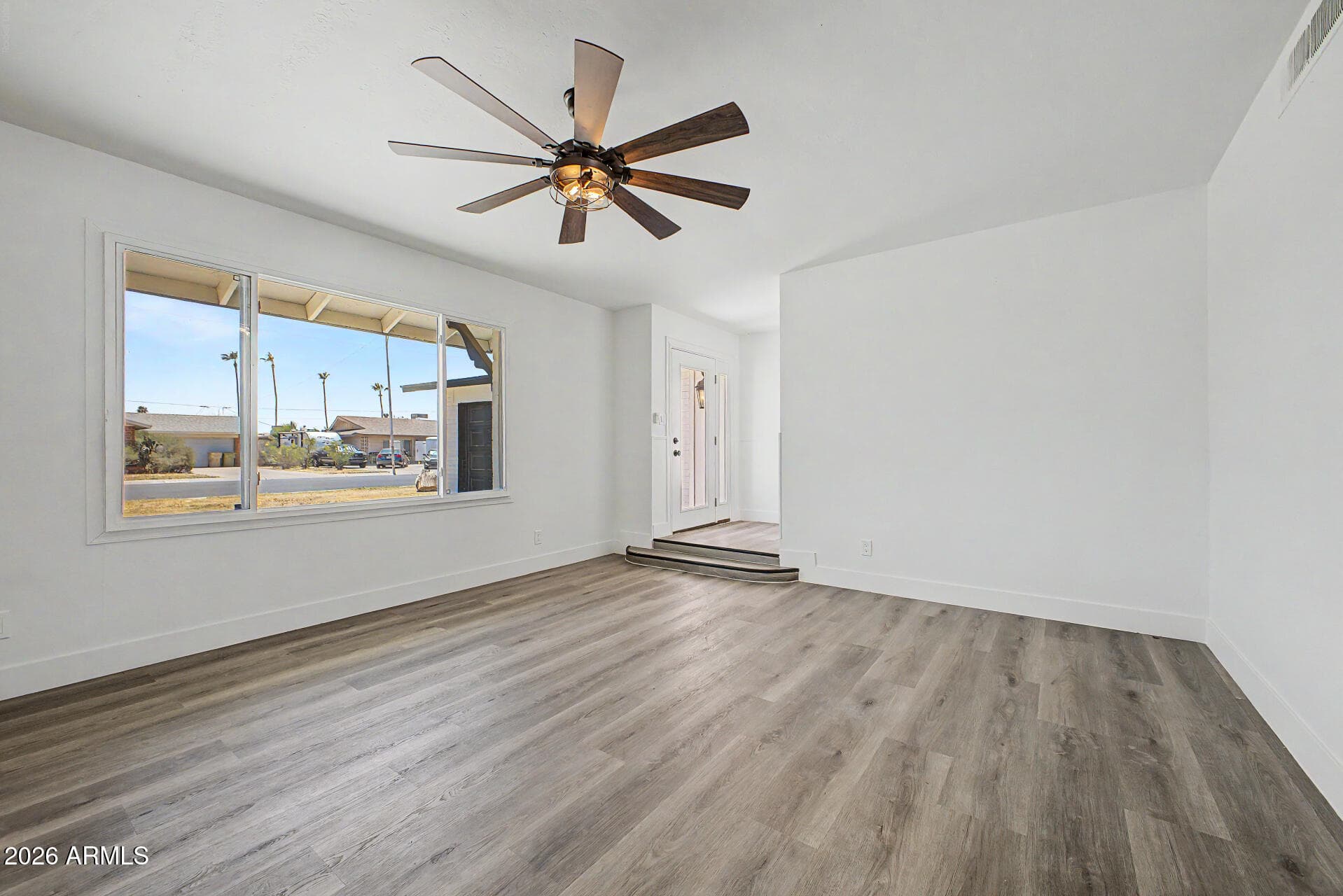 4316 W ROSE Lane, Glendale, AZ 85301 — photo 6 of 35