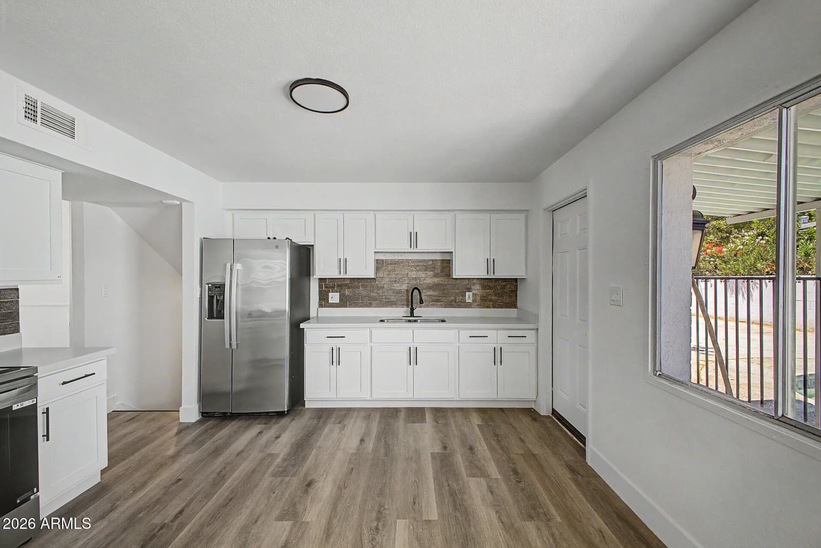 4316 W ROSE Lane, Glendale, AZ 85301 — photo 11 of 35