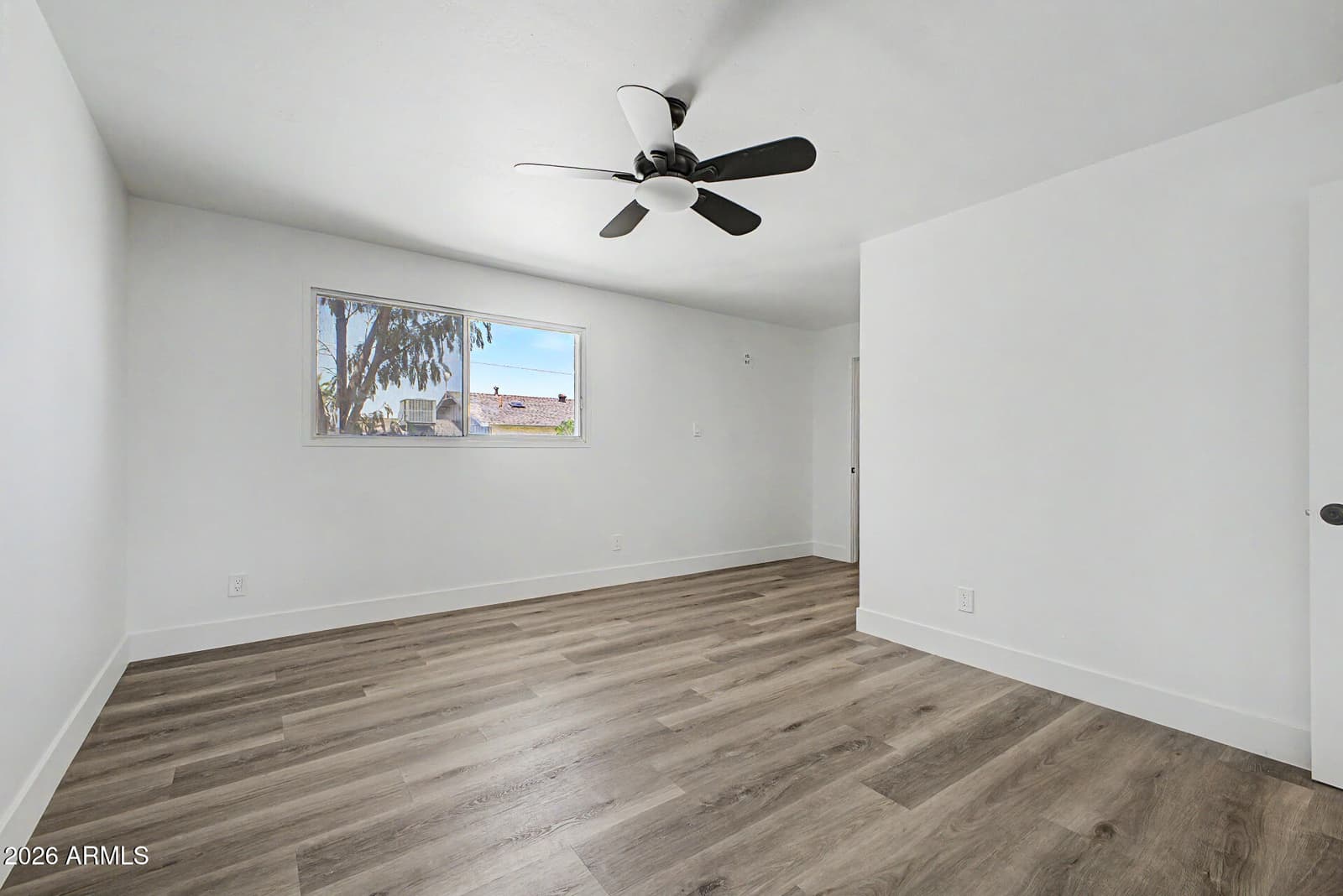 4316 W ROSE Lane, Glendale, AZ 85301 — photo 14 of 35