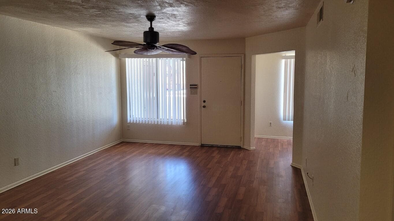 4730 W NORTHERN Avenue 2117, Glendale, AZ 85301 — photo 5 of 20