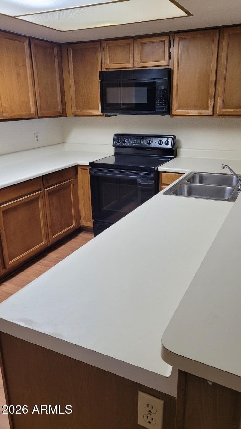 4730 W NORTHERN Avenue 2117, Glendale, AZ 85301 — photo 4 of 20
