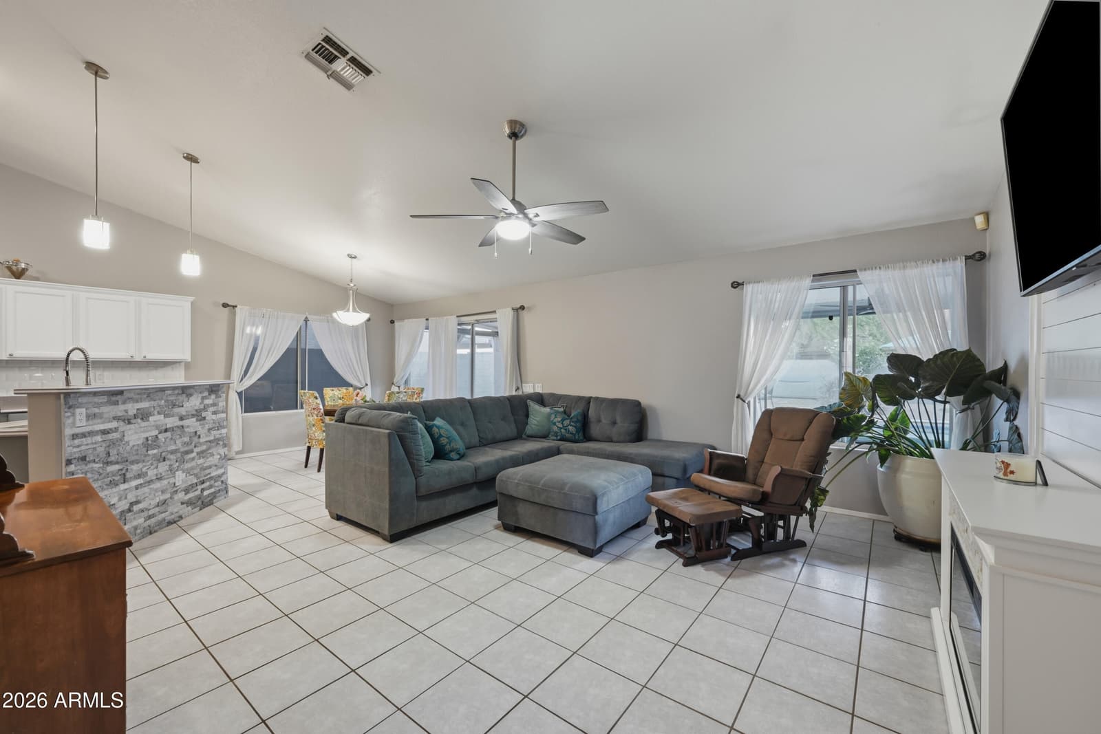 780 S PINEVIEW Drive, Chandler, AZ 85226 — photo 8 of 31