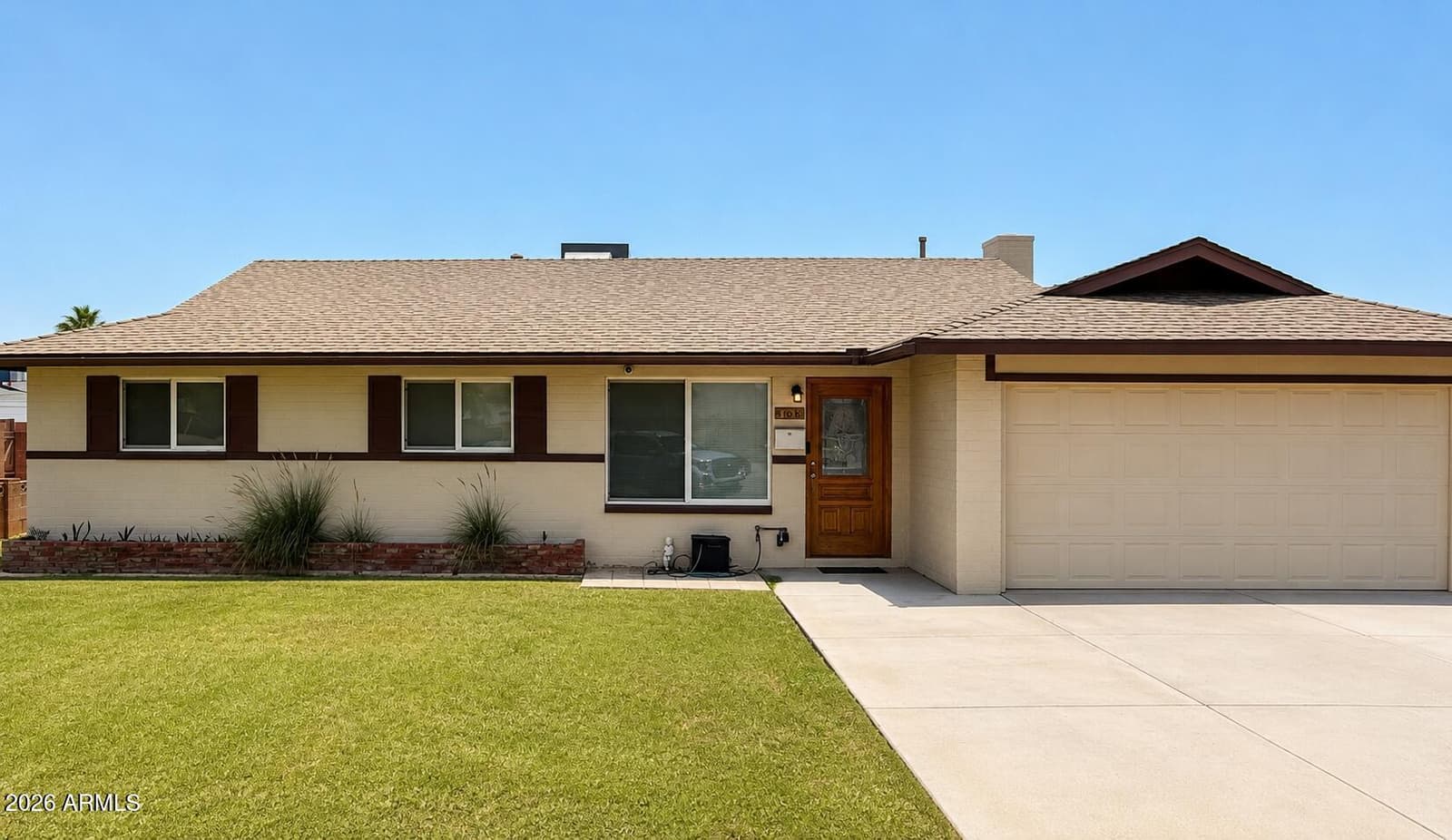 409 E HERMOSA Circle, Tempe, AZ 85282 — photo 4 of 51