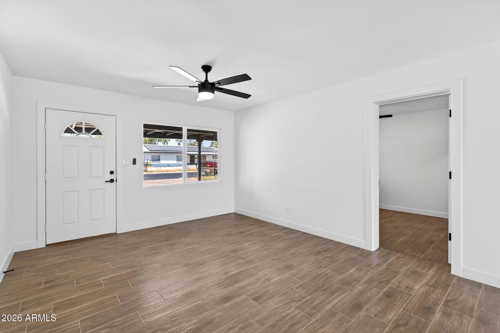 5011 W FLYNN Lane, Glendale, AZ 85301 — photo 3 of 33