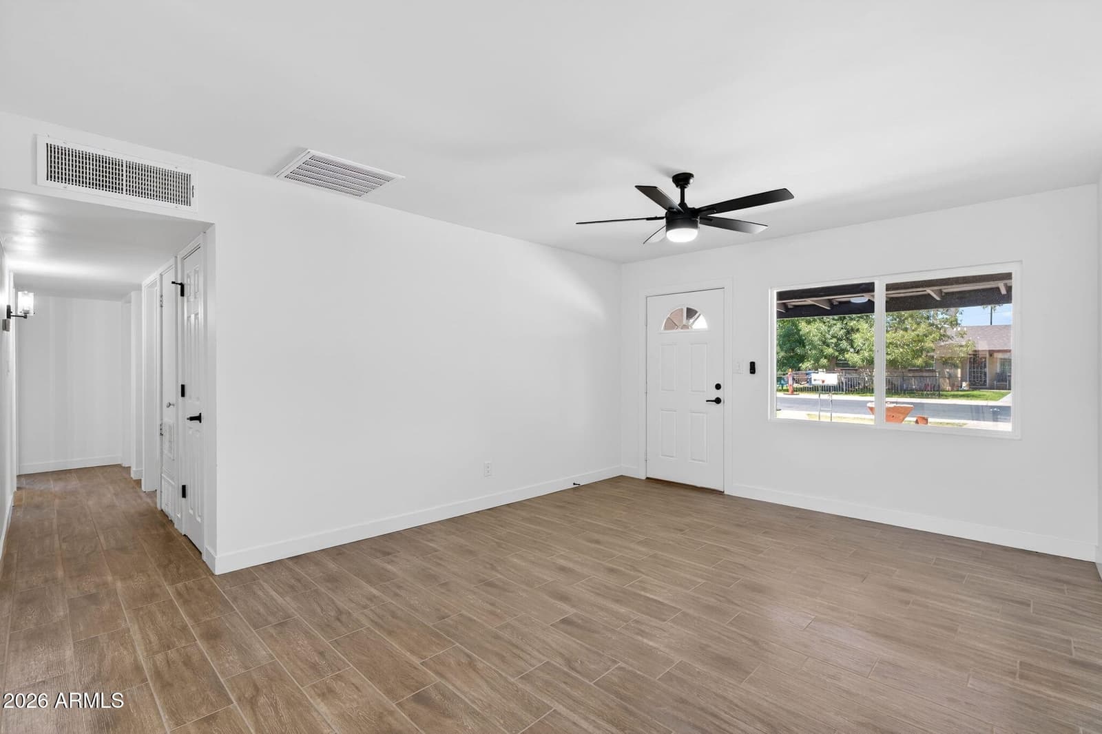 5011 W FLYNN Lane, Glendale, AZ 85301 — photo 4 of 33