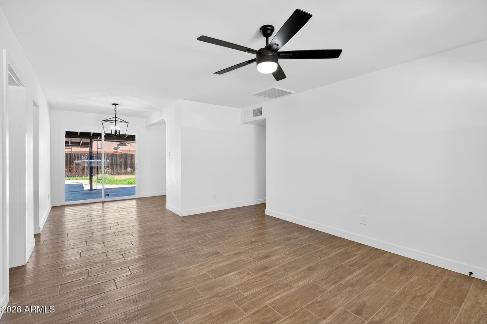 5011 W FLYNN Lane, Glendale, AZ 85301 — photo 5 of 33