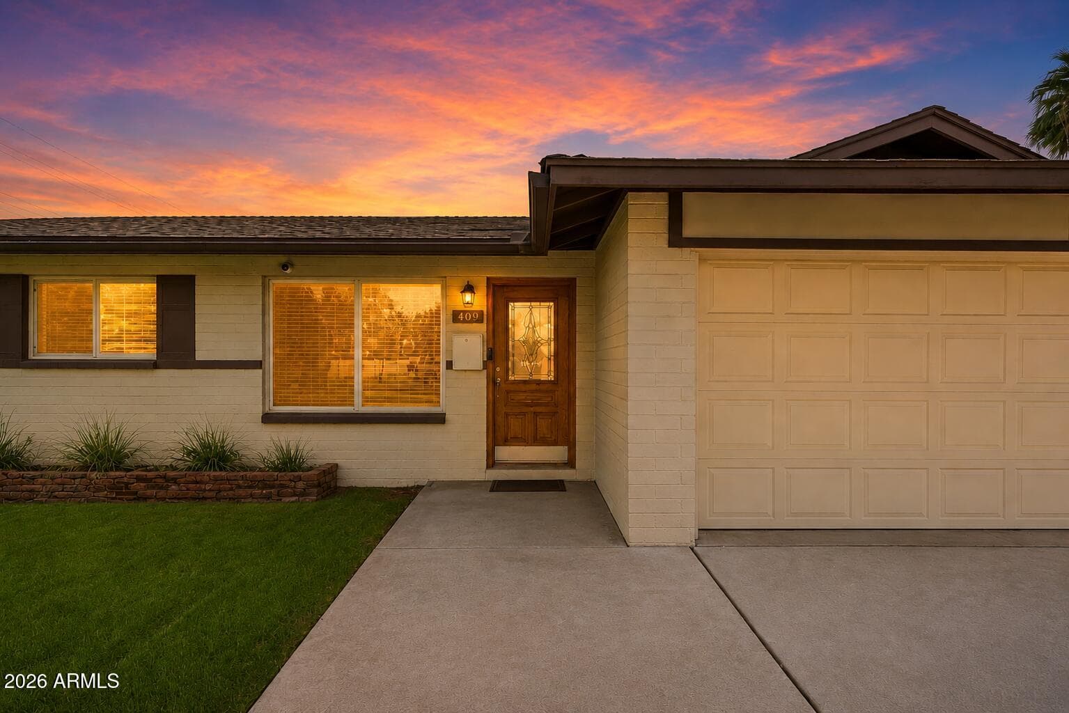 409 E HERMOSA Circle, Tempe, AZ 85282 — photo 3 of 51