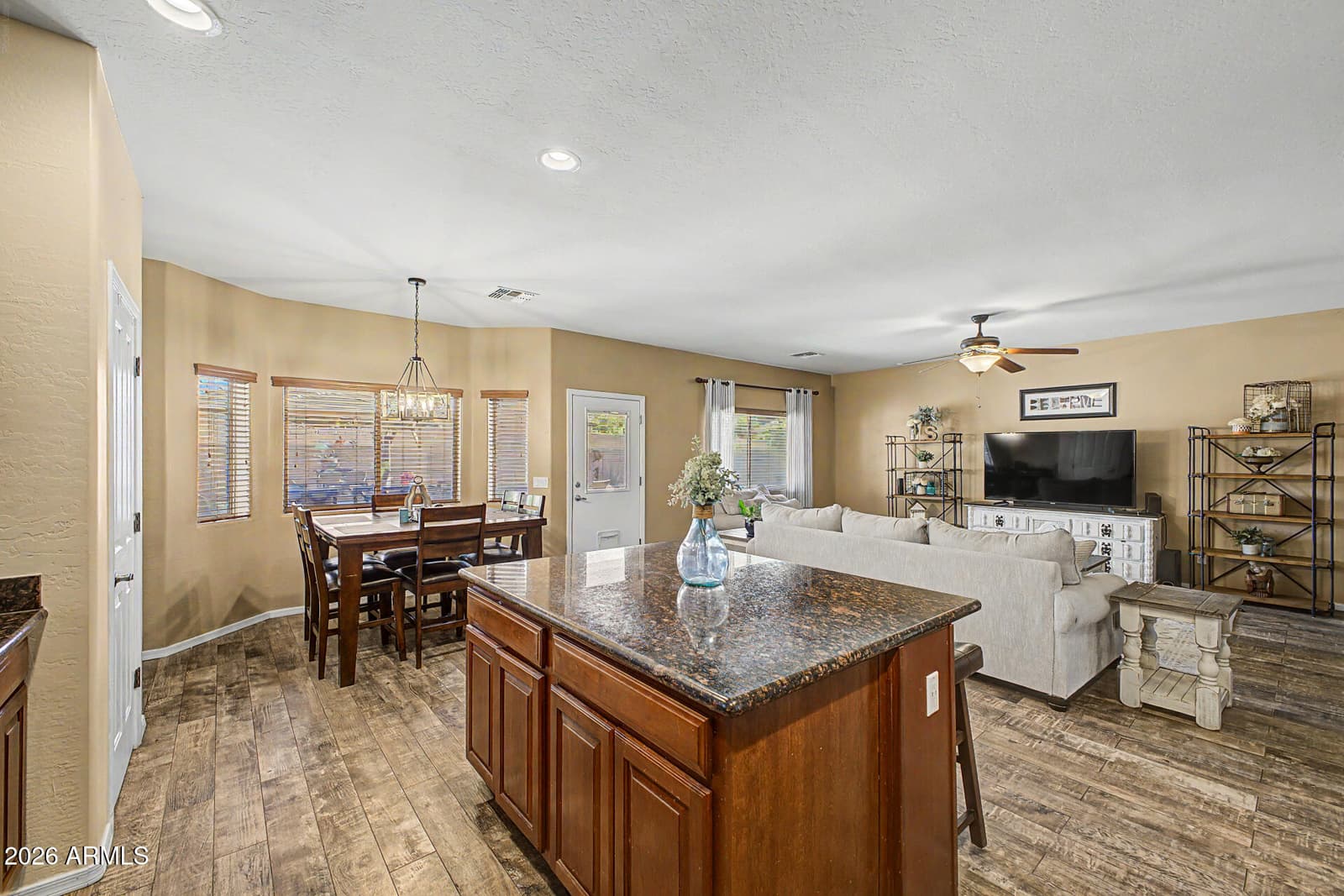 893 W TORREY PINES Boulevard, Casa Grande, AZ 85122 — photo 13 of 35