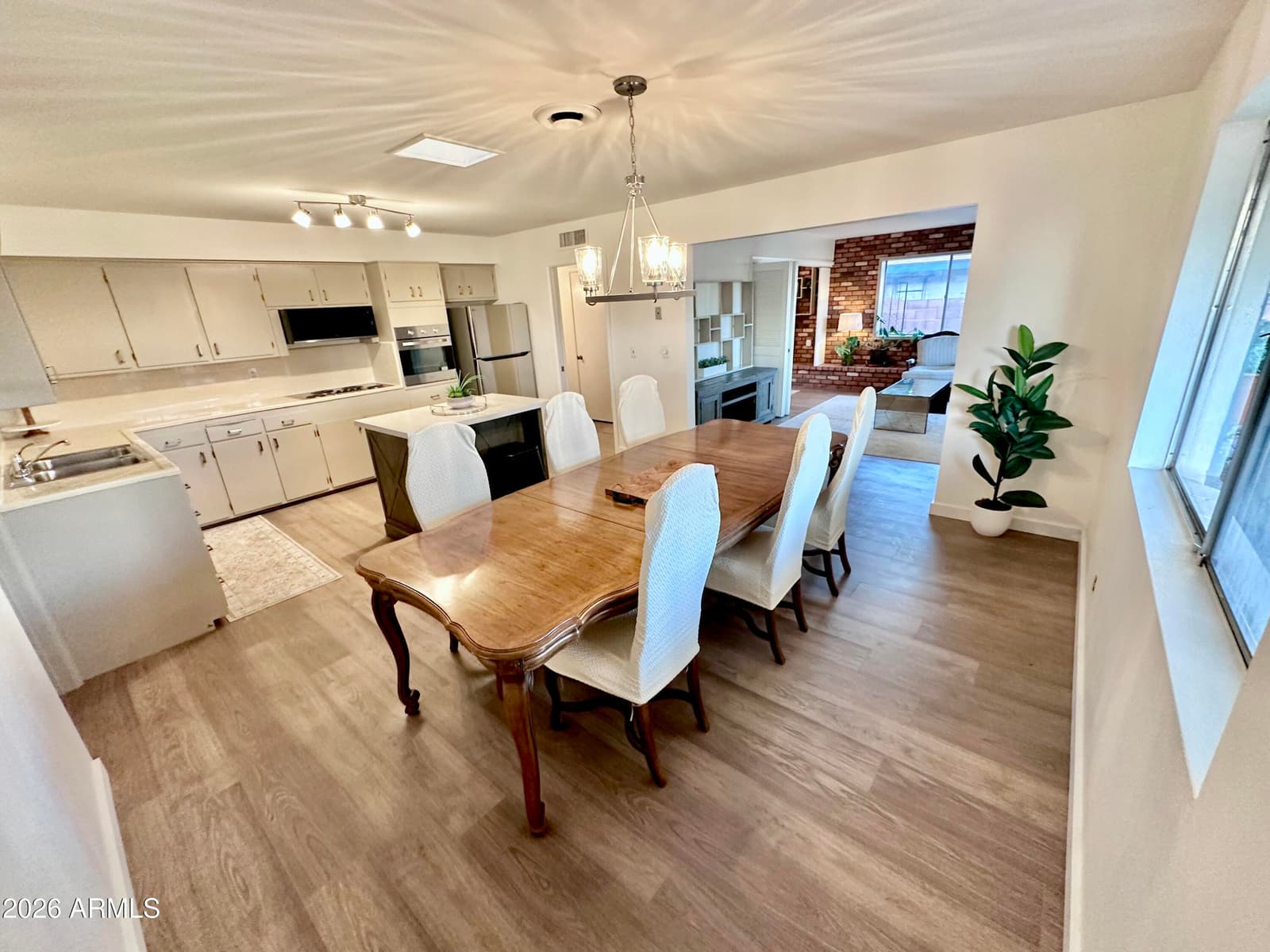 116 W ORCHID Lane, Chandler, AZ 85225 — photo 9 of 30