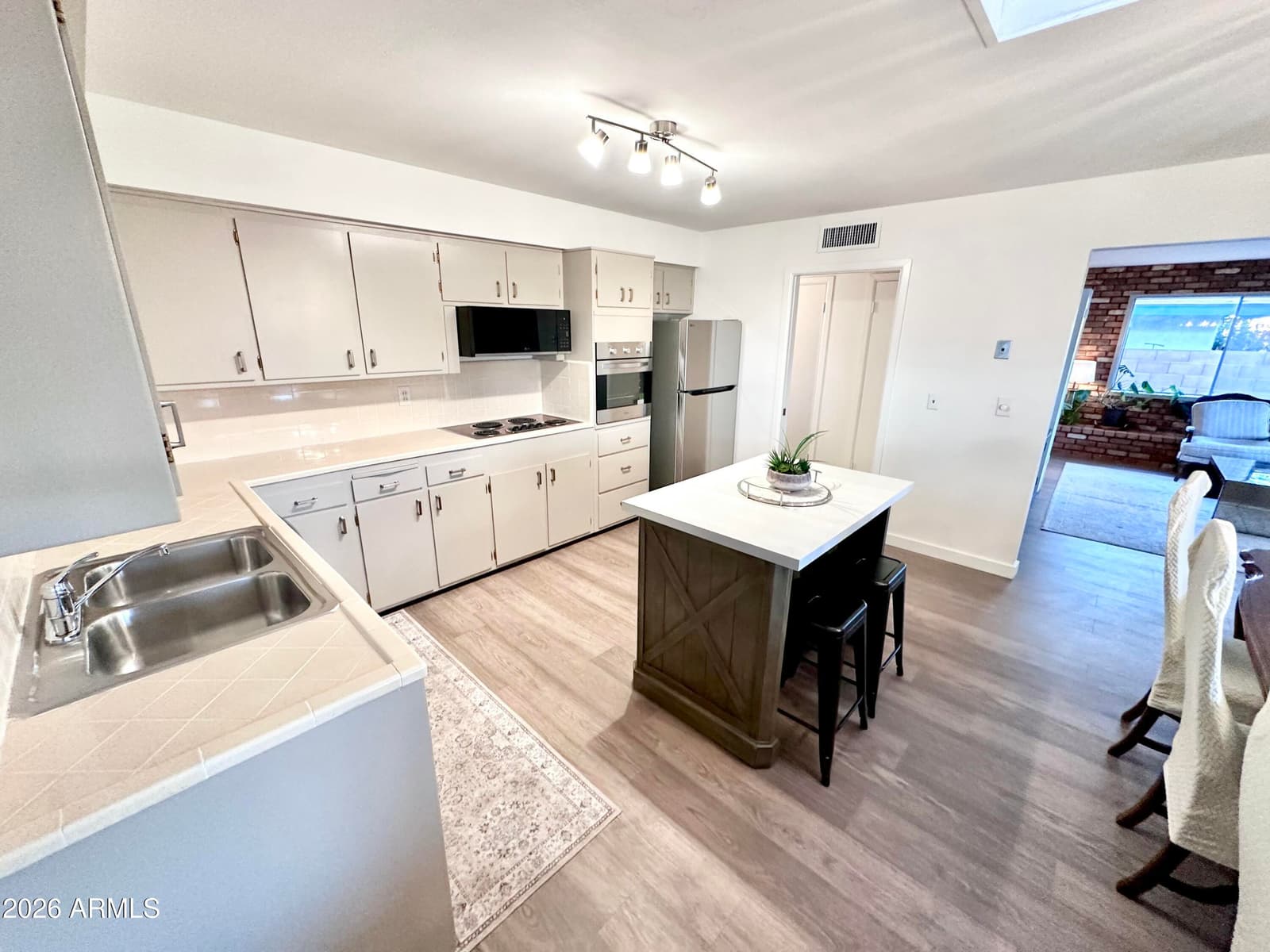 116 W ORCHID Lane, Chandler, AZ 85225 — photo 11 of 30
