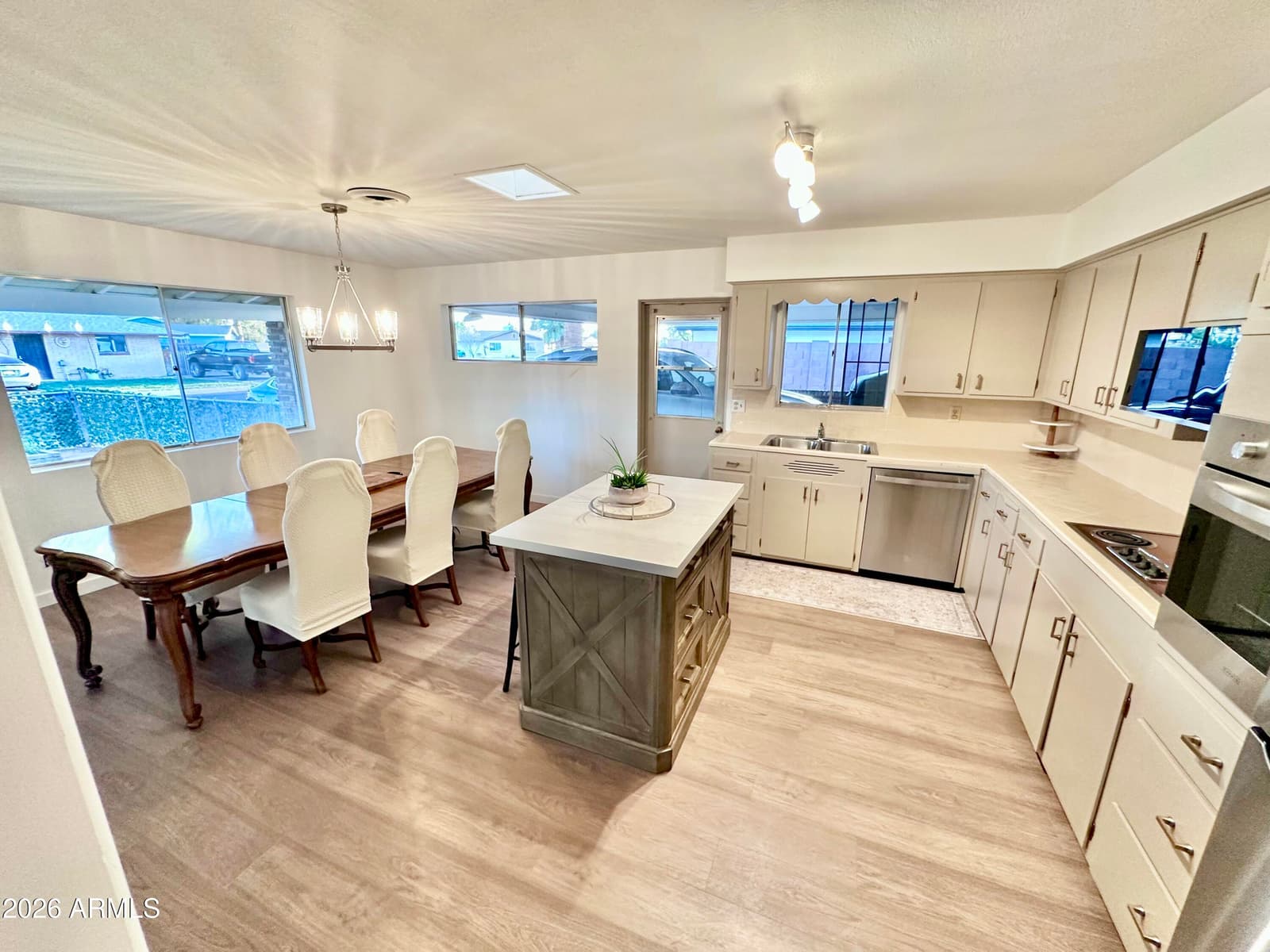 116 W ORCHID Lane, Chandler, AZ 85225 — photo 10 of 30