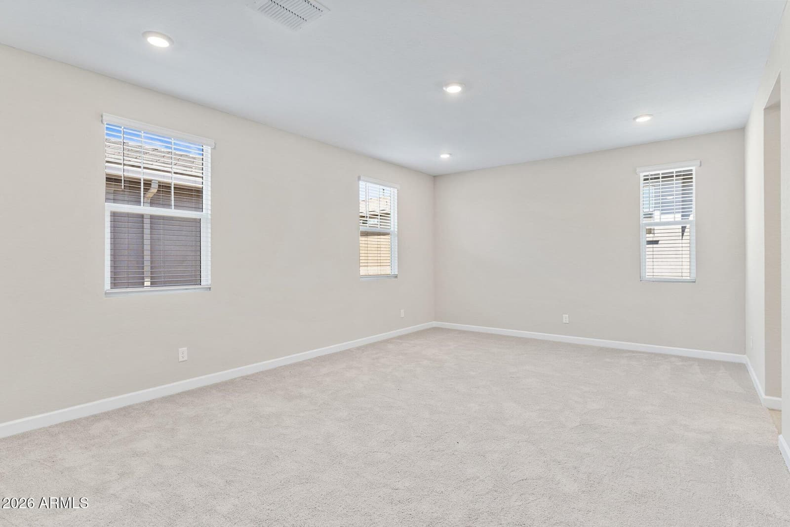 5844 E COVEY Lane, Phoenix, AZ 85054 — photo 17 of 36