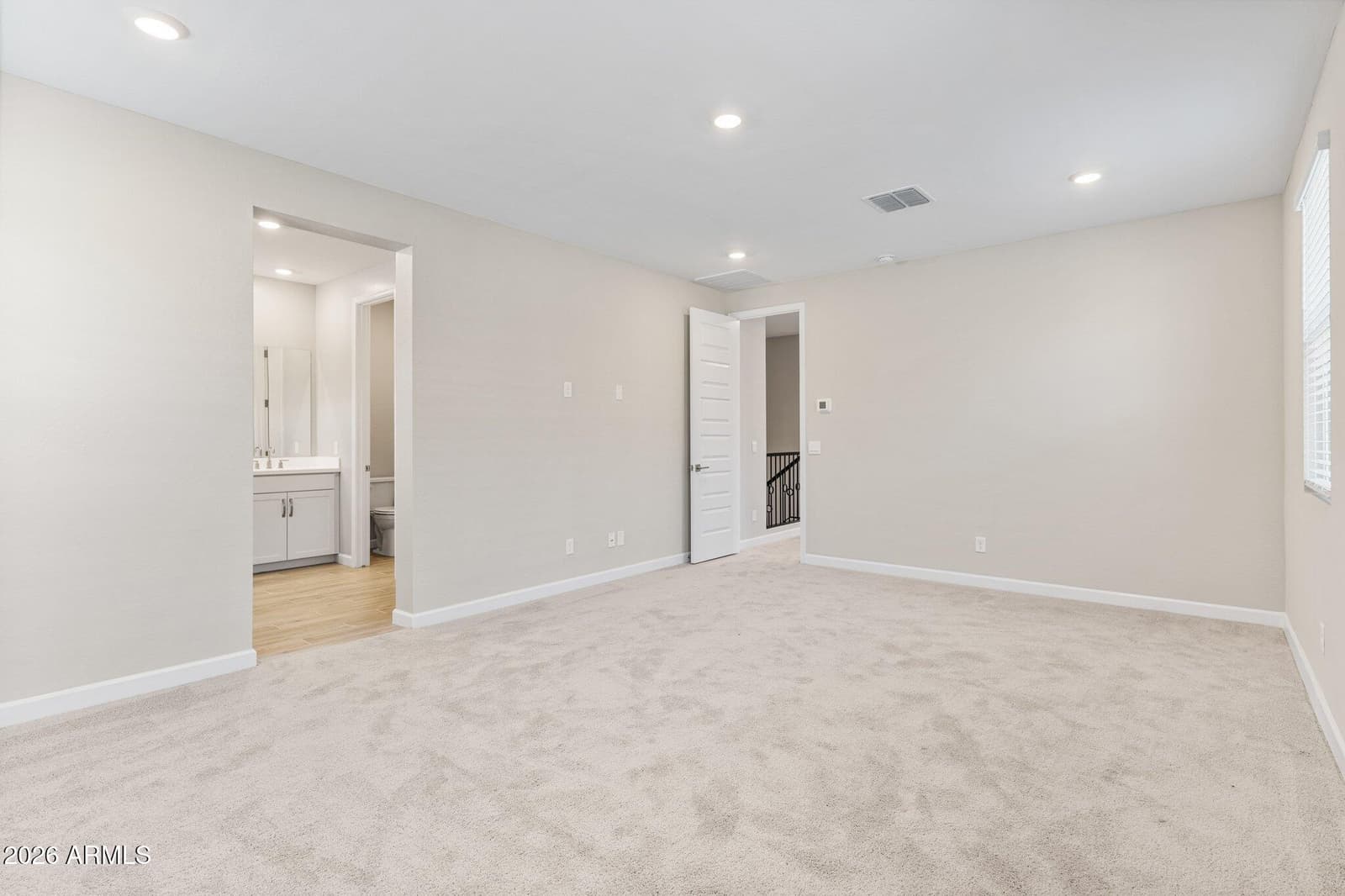 5844 E COVEY Lane, Phoenix, AZ 85054 — photo 16 of 36