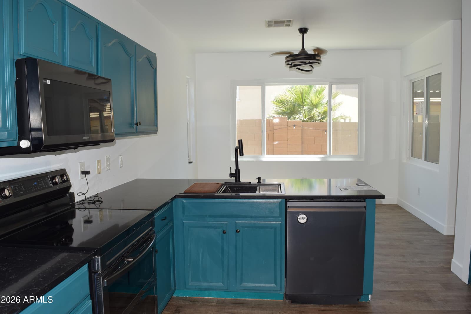 3029 W Villa Cassandra Drive, Phoenix, AZ 85086 — photo 13 of 82