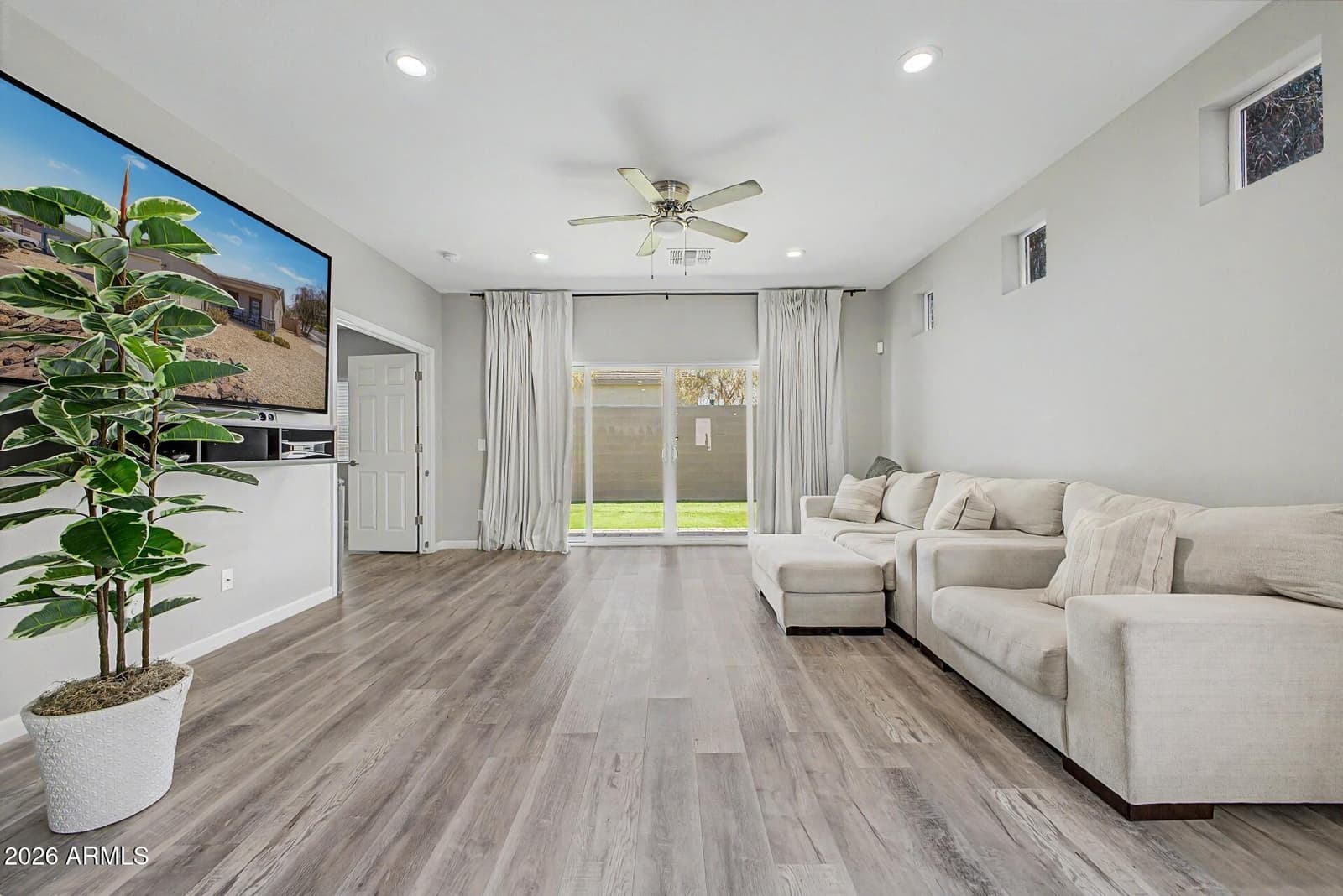 615 W HARWELL Road, Phoenix, AZ 85041 — photo 6 of 30