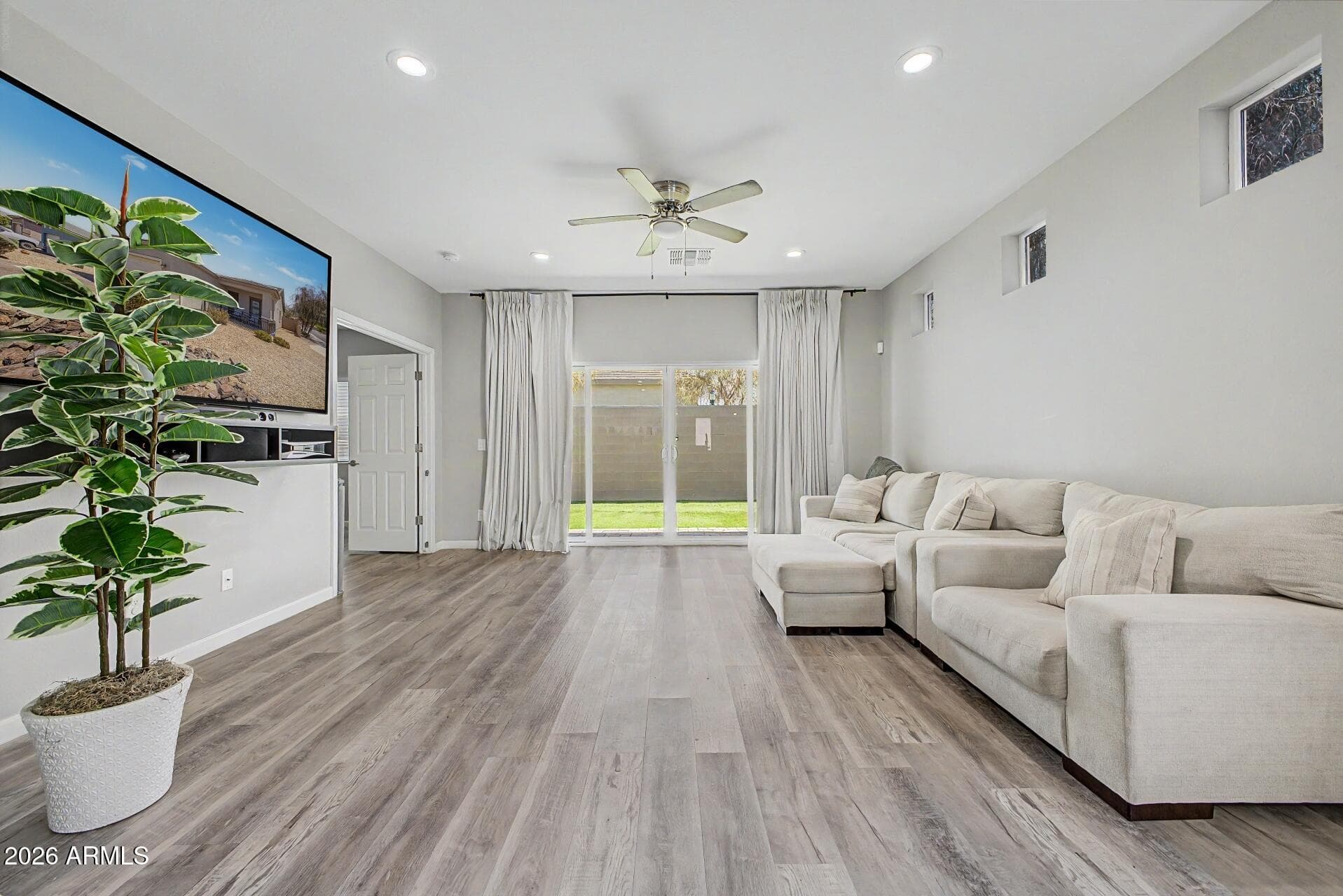 615 W HARWELL Road, Phoenix, AZ 85041 — photo 6 of 30