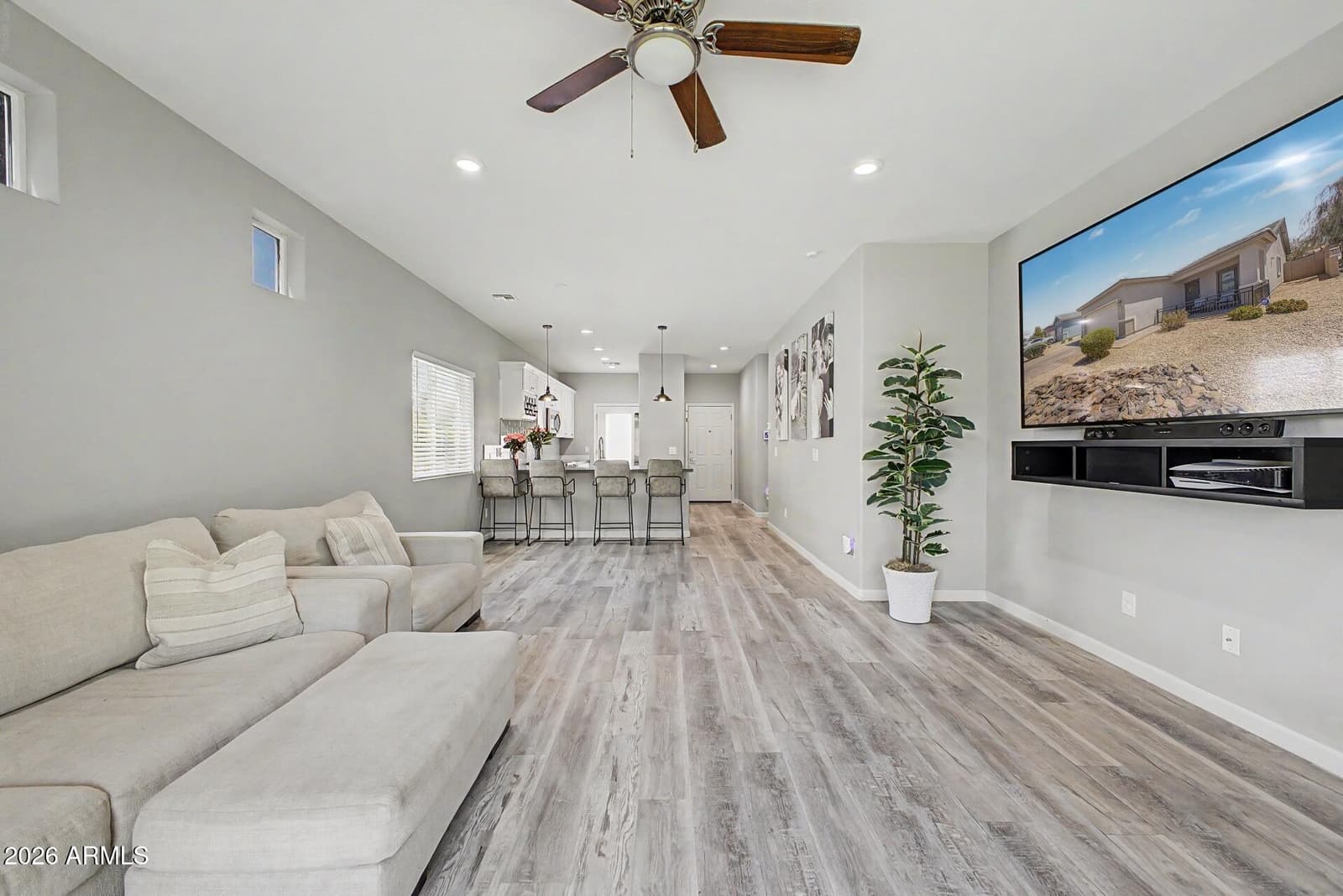 615 W HARWELL Road, Phoenix, AZ 85041 — photo 4 of 30