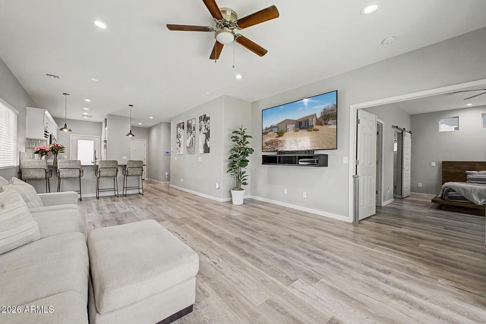 615 W HARWELL Road, Phoenix, AZ 85041 — photo 5 of 30