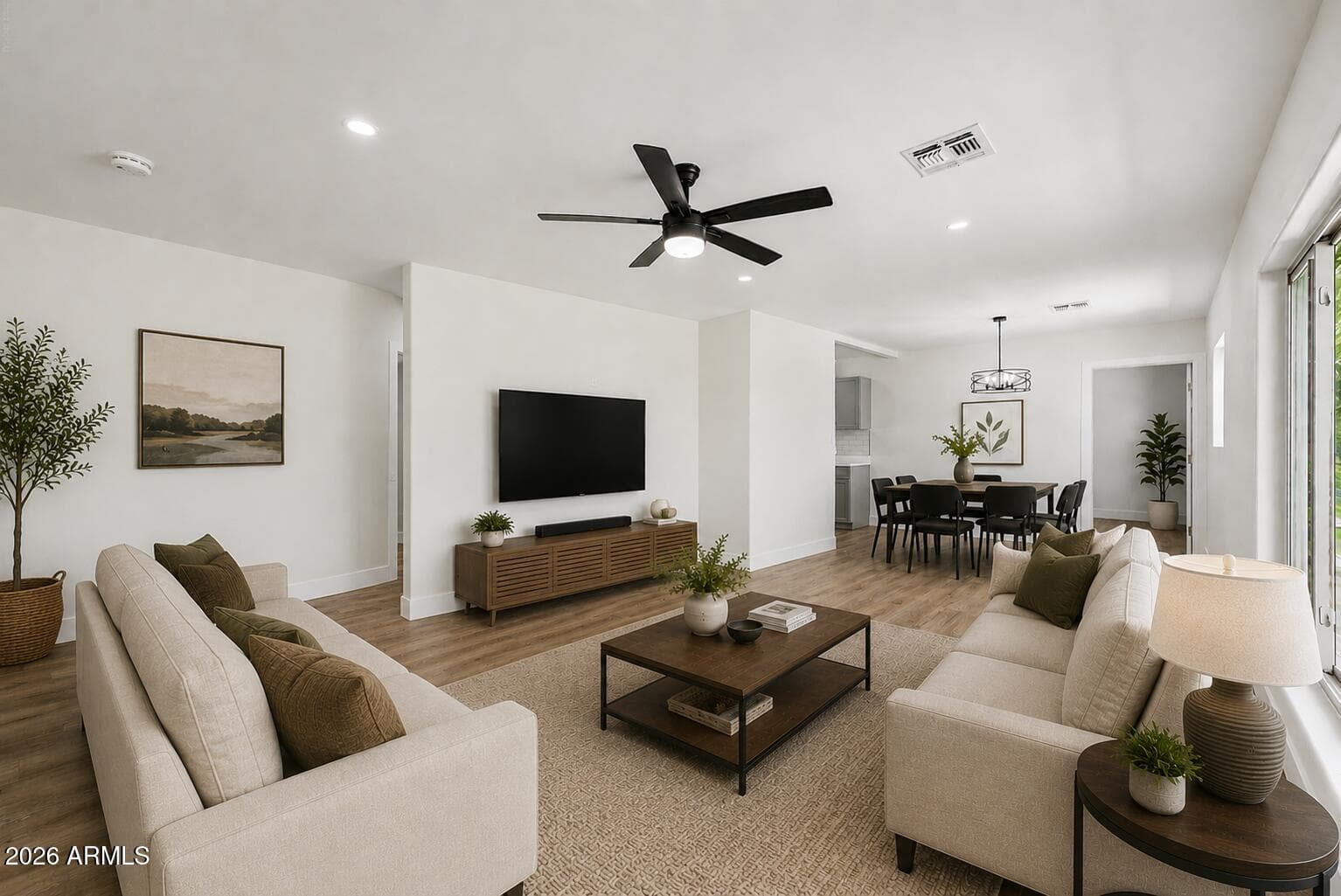 1147 E FLYNN Lane, Phoenix, AZ 85014 — photo 5 of 38