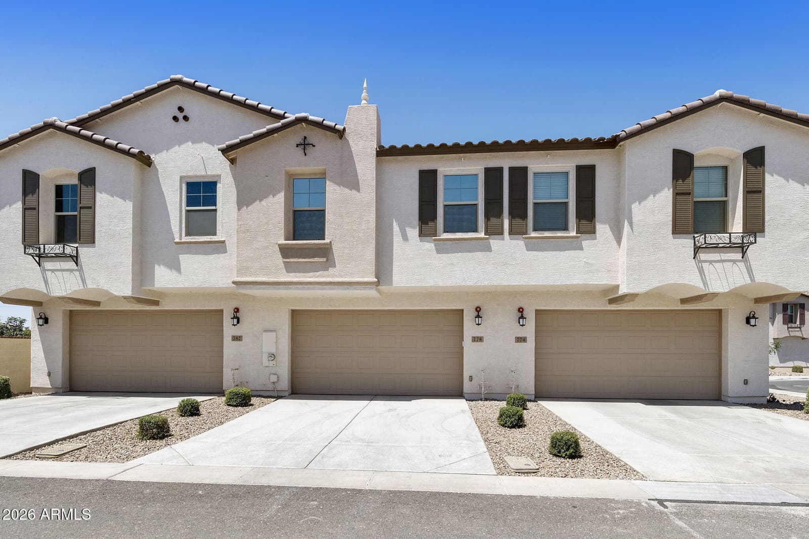 778 S OLYMPIC Drive, Gilbert, AZ 85296 — photo 6 of 33