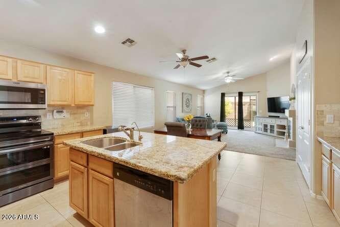 46162 W GUILDER Avenue, Maricopa, AZ 85139 — photo 8 of 39