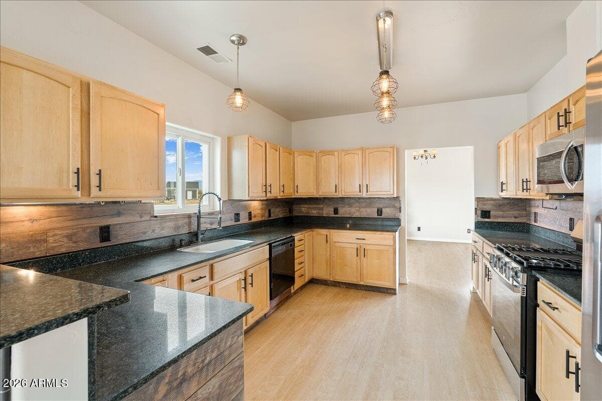 7290 E Autumn Lane, Prescott Valley, AZ 86315 — photo 19 of 46