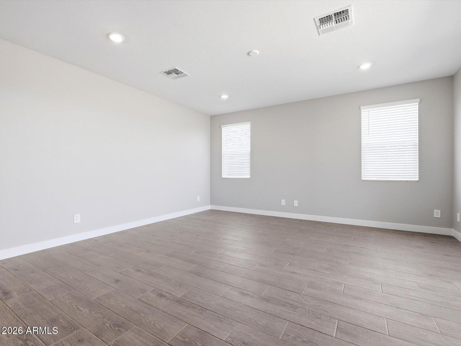 7754 N 78TH Drive, Glendale, AZ 85303 — photo 10 of 33