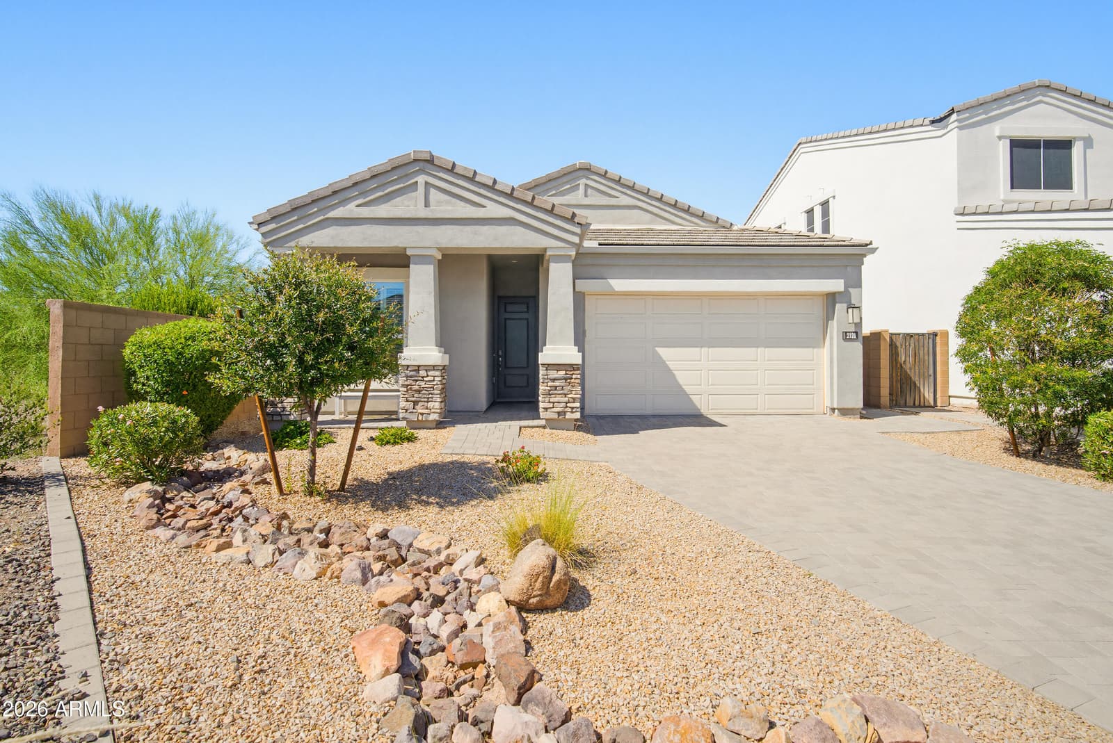 2120 E PARK VIEW Lane, Phoenix, AZ 85024 — photo 2 of 50