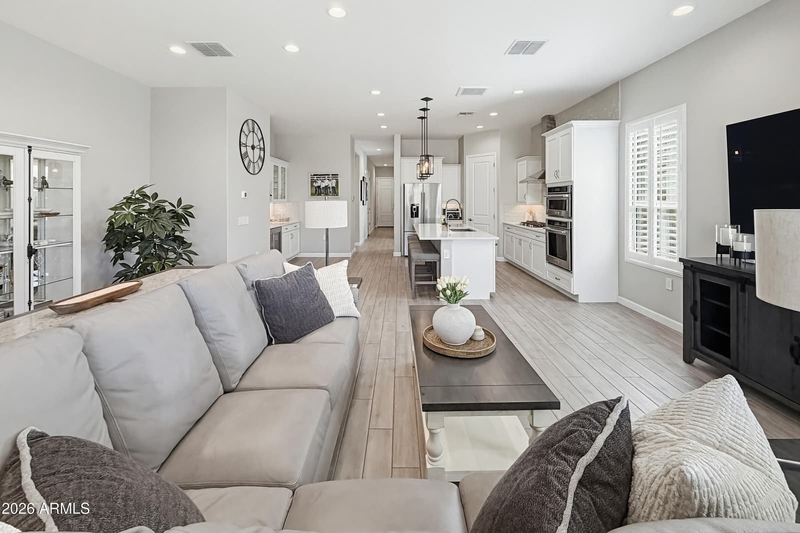 2120 E PARK VIEW Lane, Phoenix, AZ 85024 — photo 4 of 50