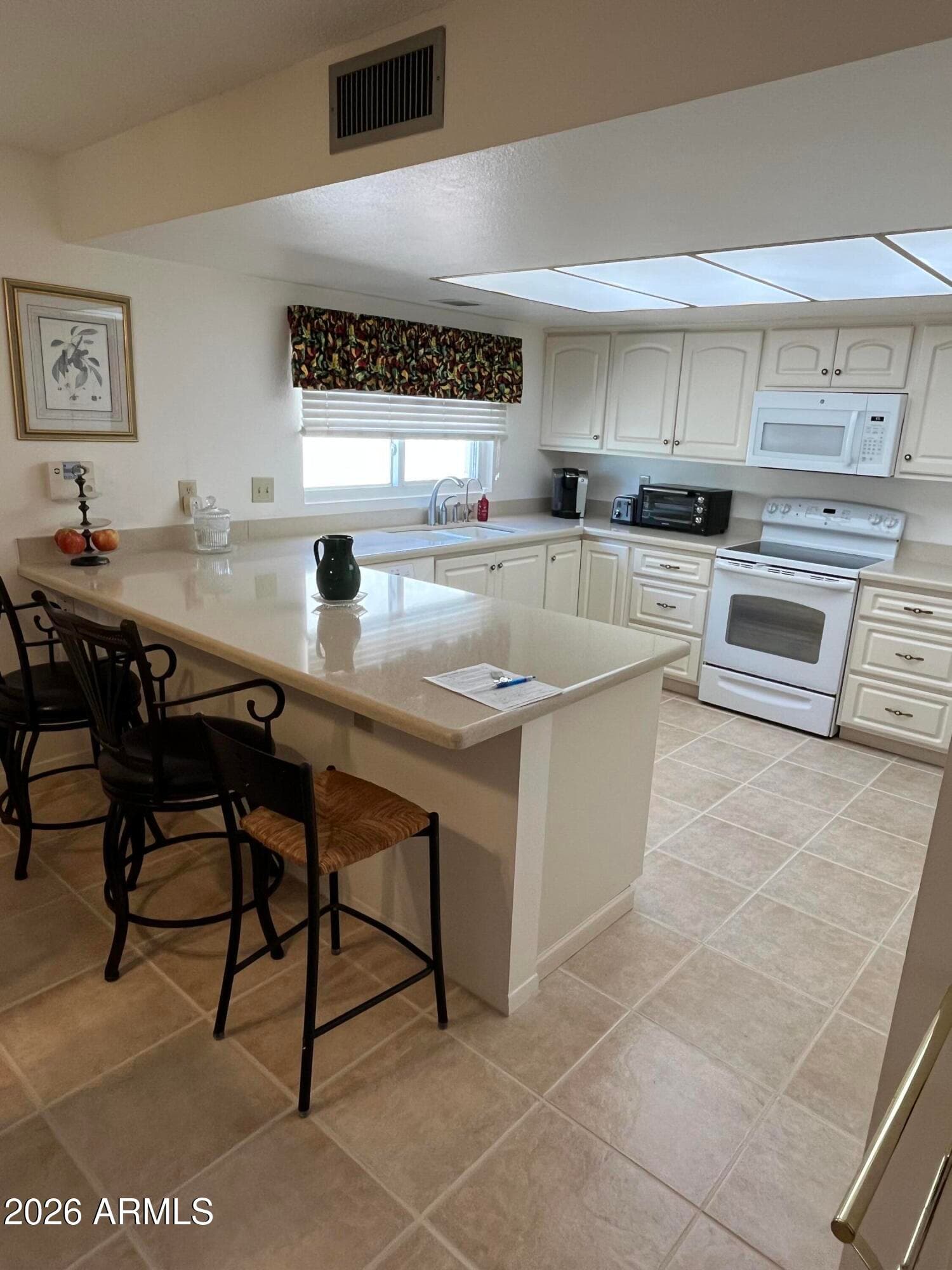 26214 S GLENBURN Drive, Sun Lakes, AZ 85248 — photo 5 of 33