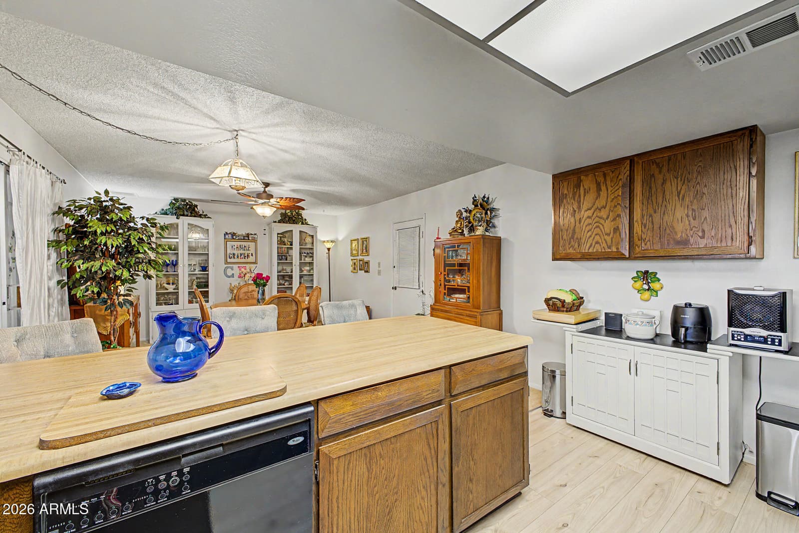 2024 E TIERRA BUENA Lane, Phoenix, AZ 85022 — photo 11 of 39