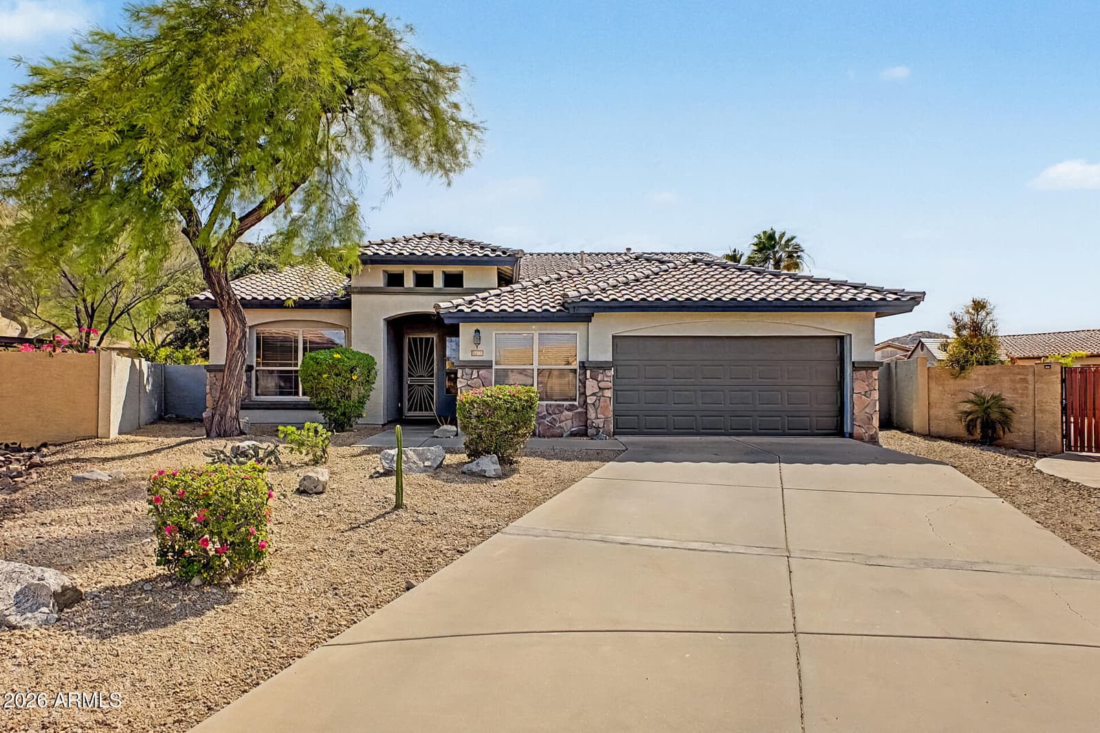 11498 S MORNINGSIDE Drive, Goodyear, AZ 85338 — photo 3 of 46