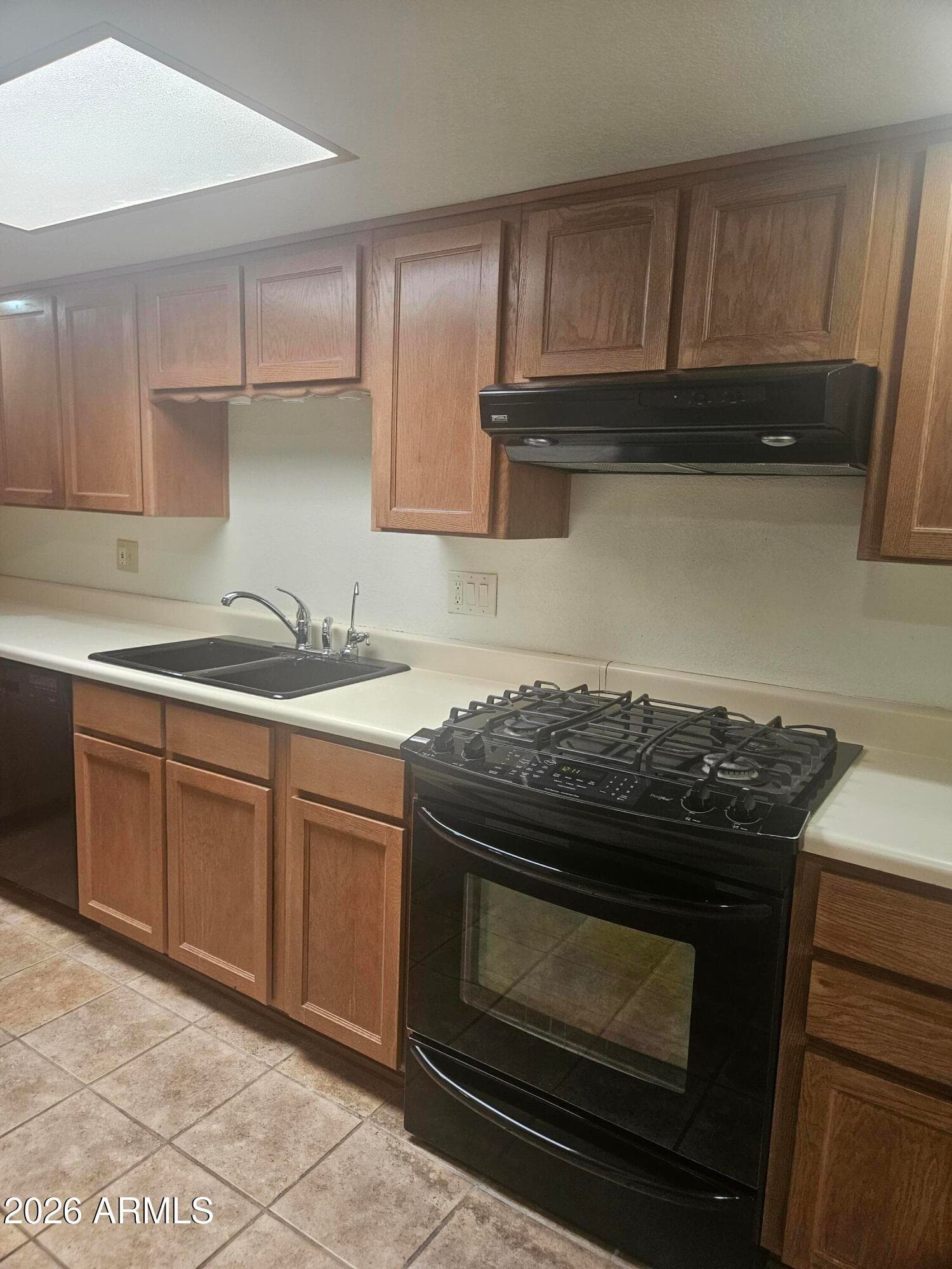595 Camino Mojado, Sierra Vista, AZ 85635 — photo 12 of 31