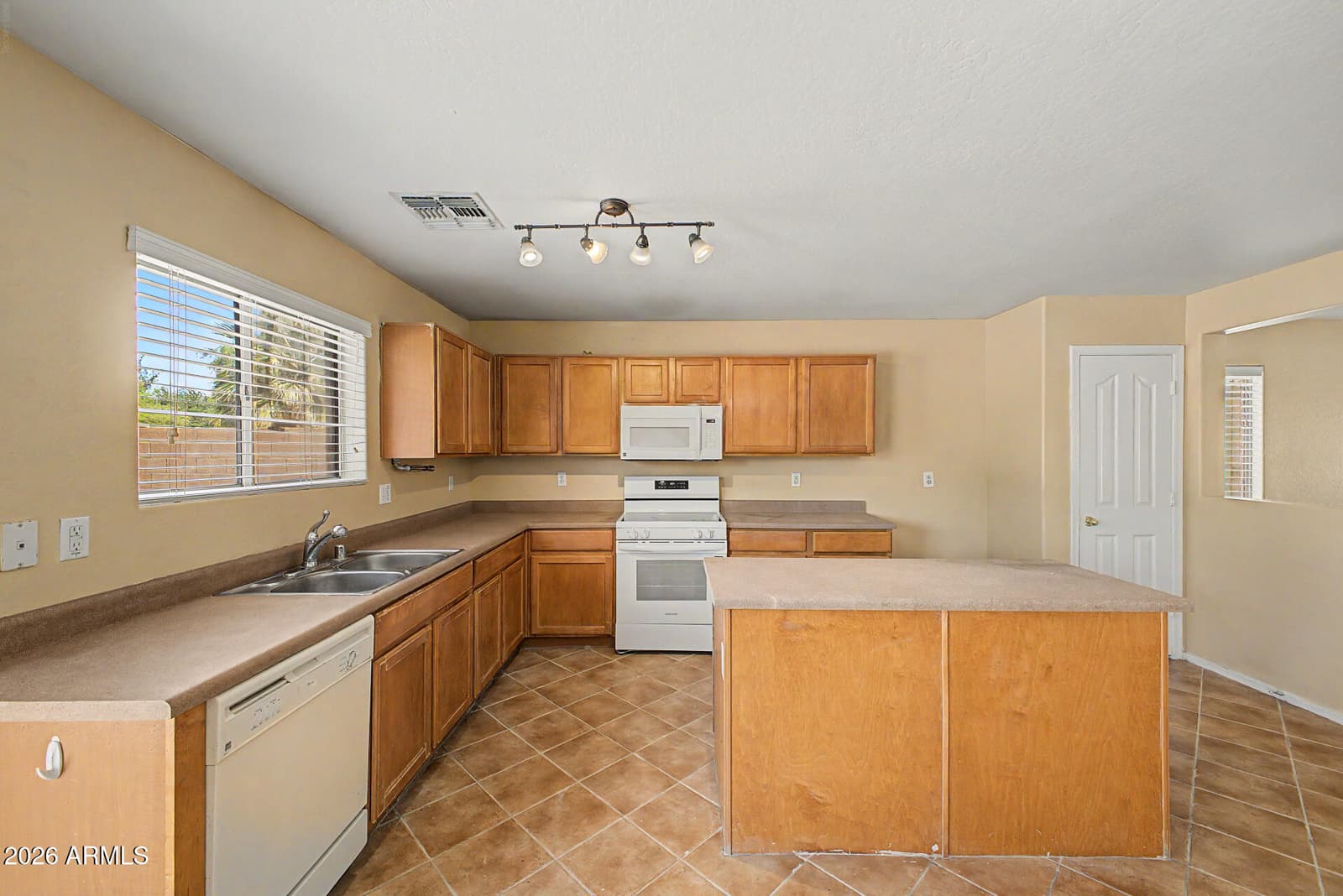 15940 W CROCUS Drive, Surprise, AZ 85379 — photo 14 of 37