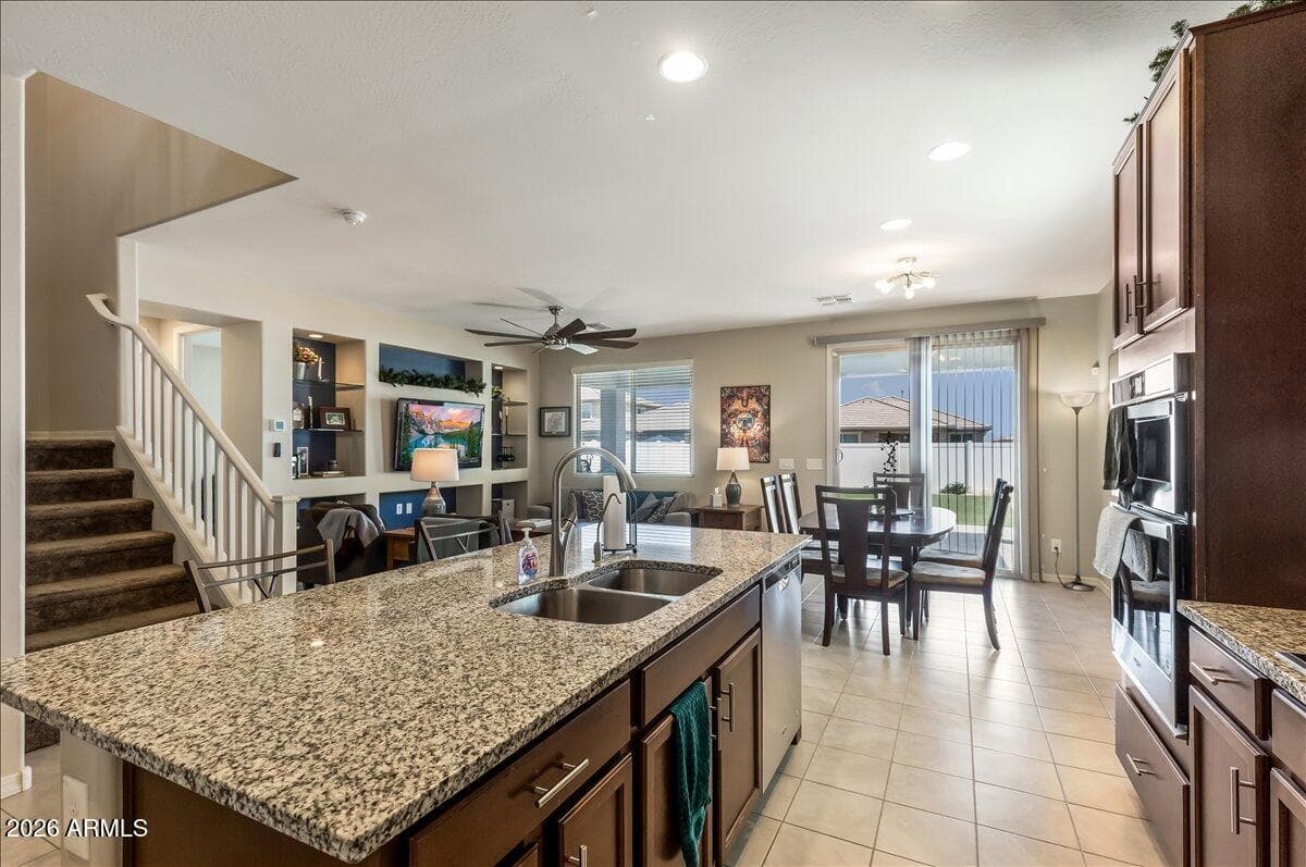 2436 E SAINT CATHERINE Avenue, Phoenix, AZ 85042 — photo 4 of 32