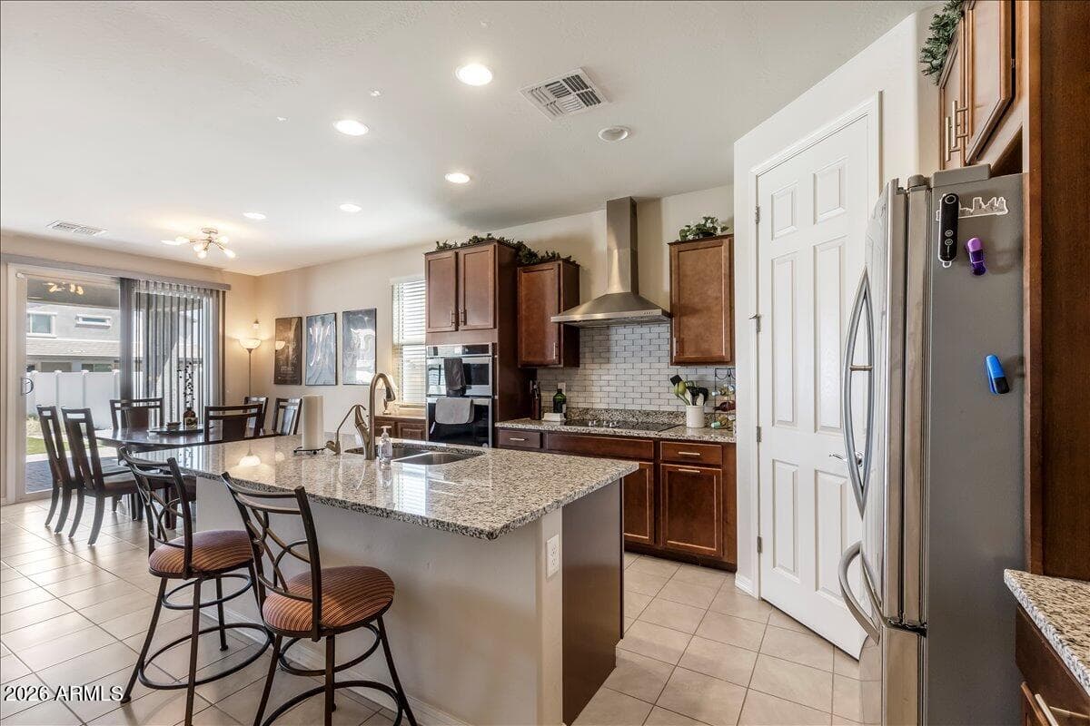 2436 E SAINT CATHERINE Avenue, Phoenix, AZ 85042 — photo 5 of 32