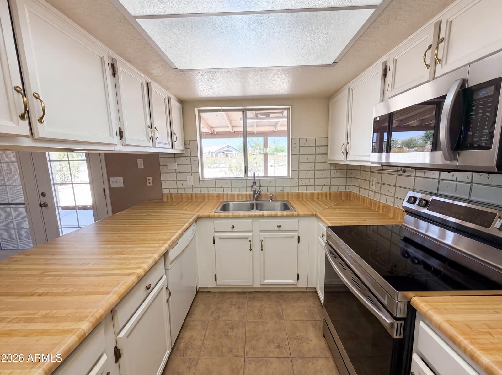 2035 S 227TH Avenue, Buckeye, AZ 85326 — photo 14 of 39