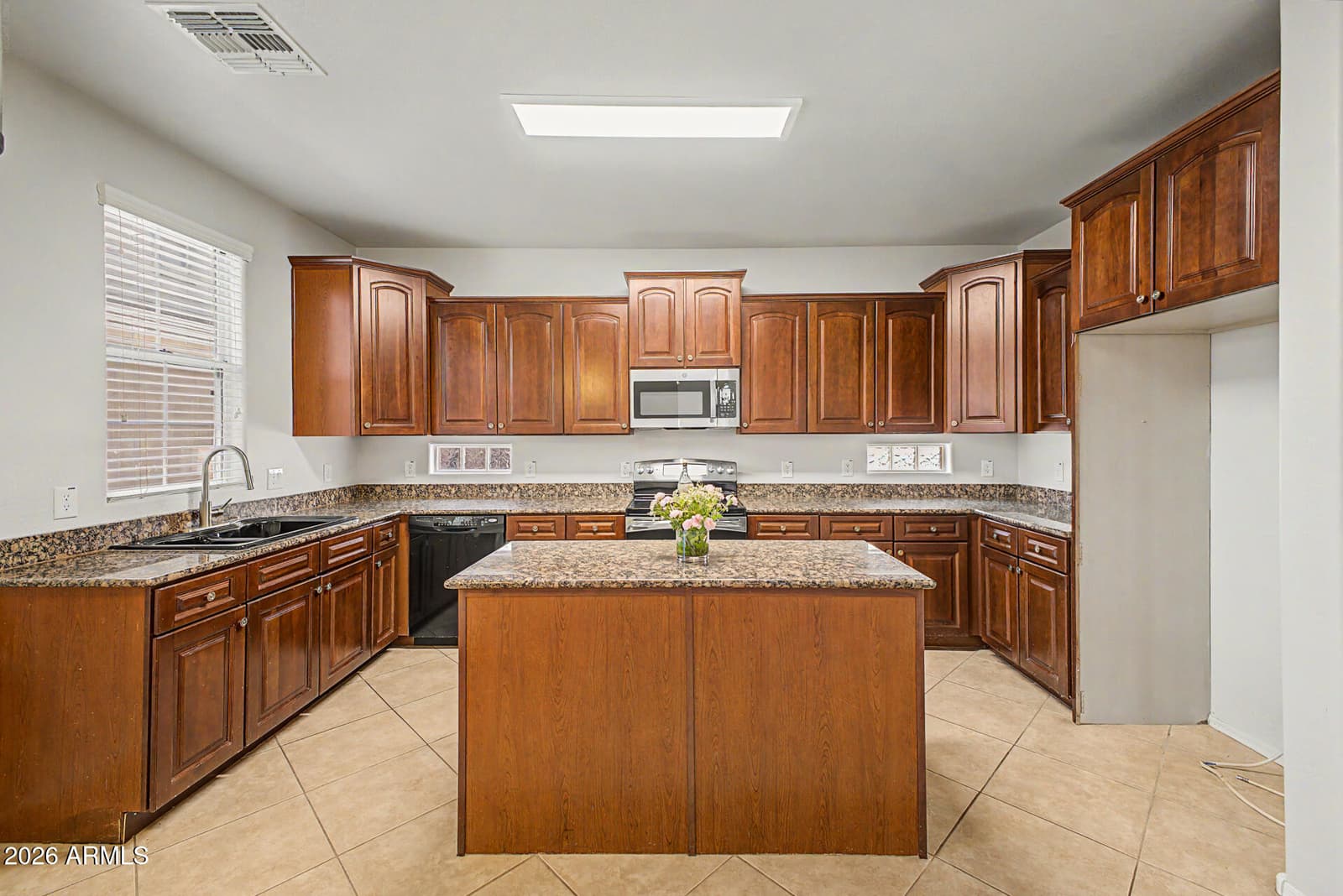 4343 E OAKLAND Street, Gilbert, AZ 85295 — photo 8 of 30
