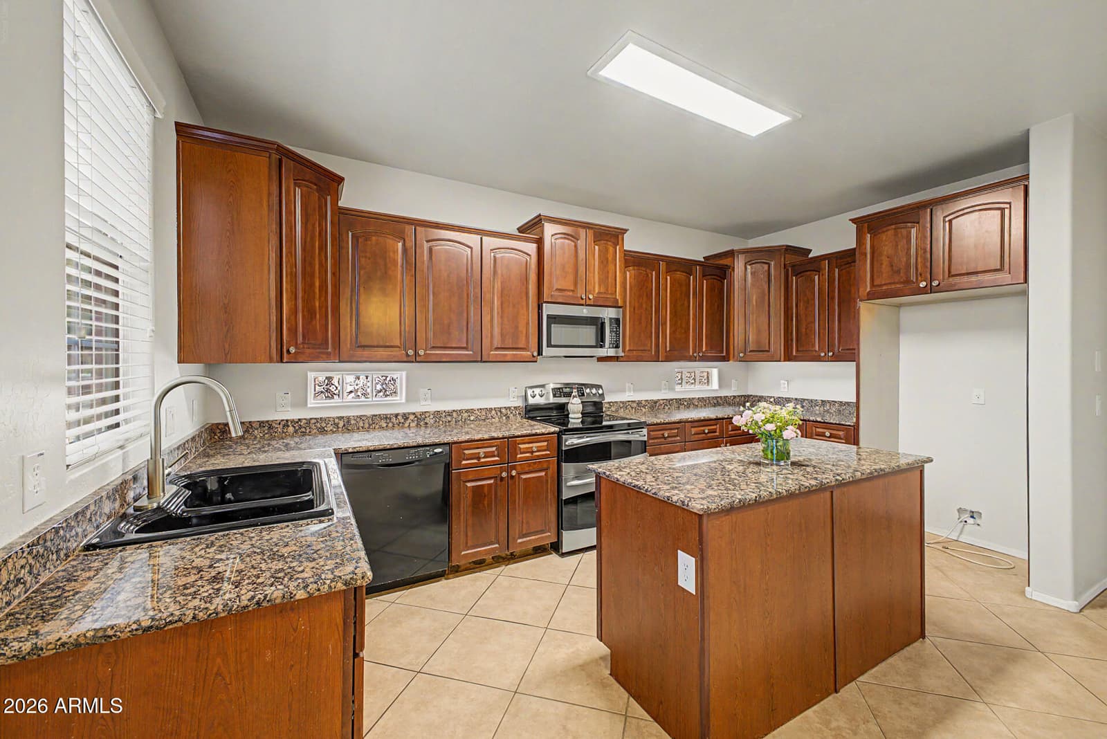 4343 E OAKLAND Street, Gilbert, AZ 85295 — photo 9 of 30