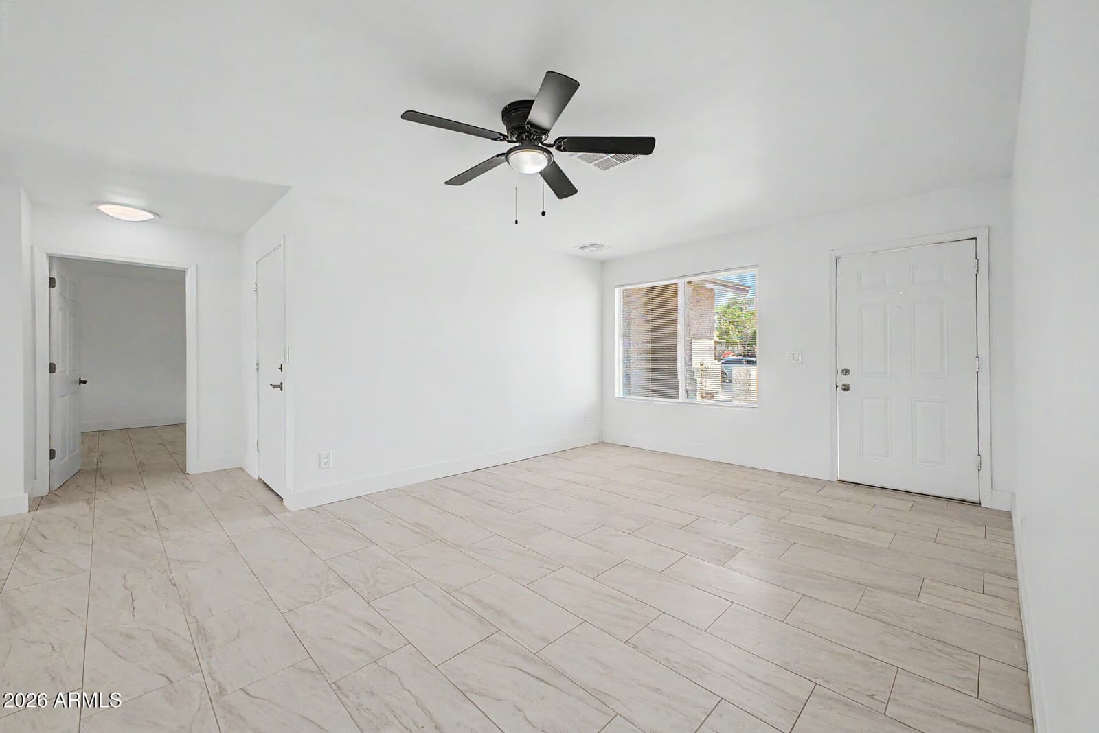 3253 W PORT AU PRINCE Lane, Phoenix, AZ 85053 — photo 4 of 26