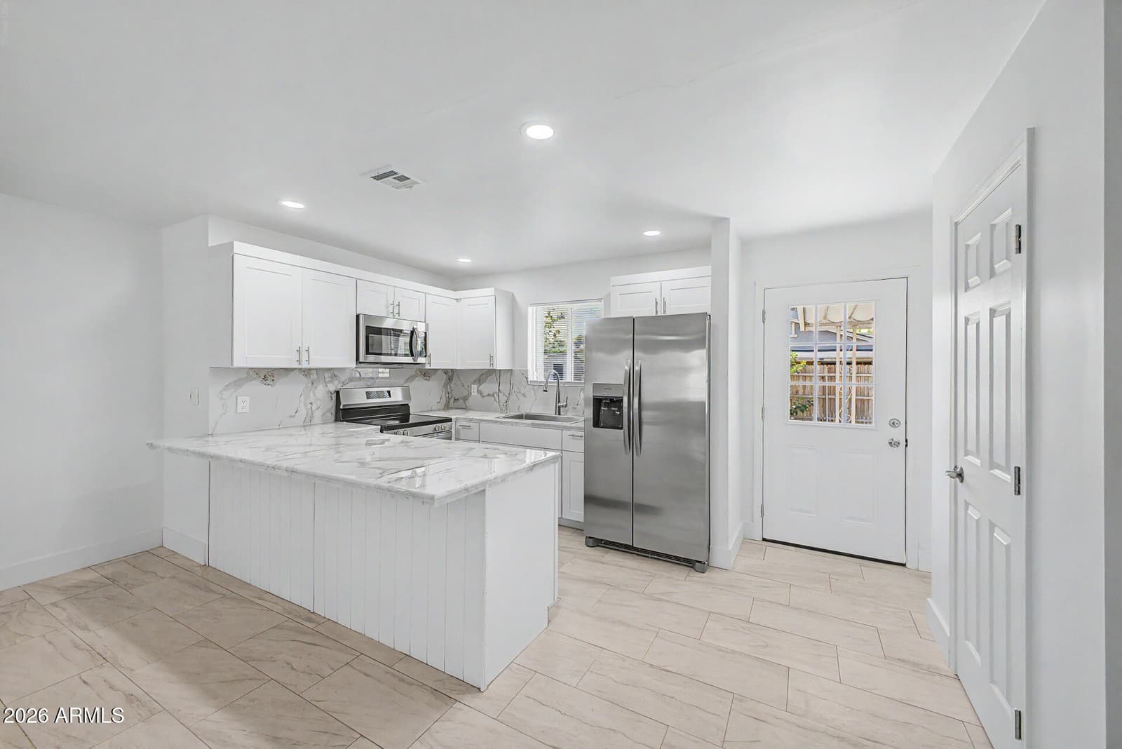 3253 W PORT AU PRINCE Lane, Phoenix, AZ 85053 — photo 1 of 26