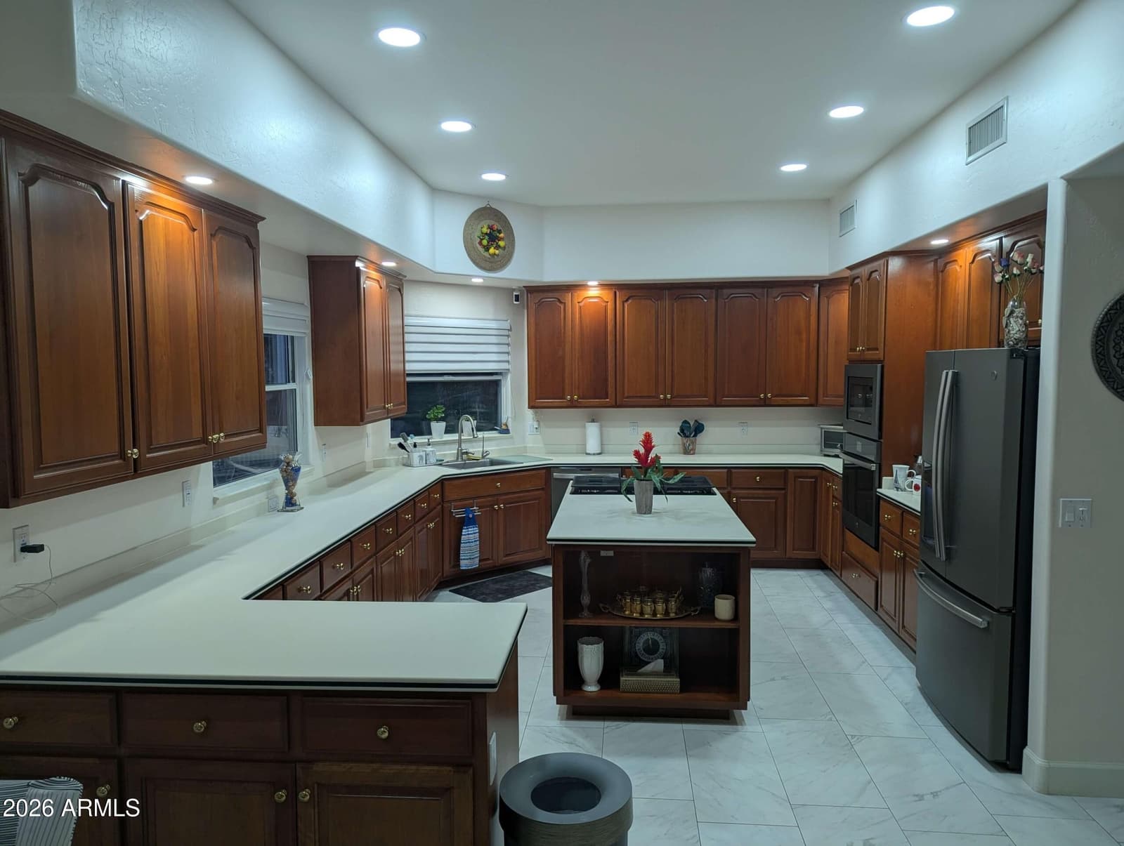 5329 W ROSE GARDEN Lane, Glendale, AZ 85308 — photo 7 of 38