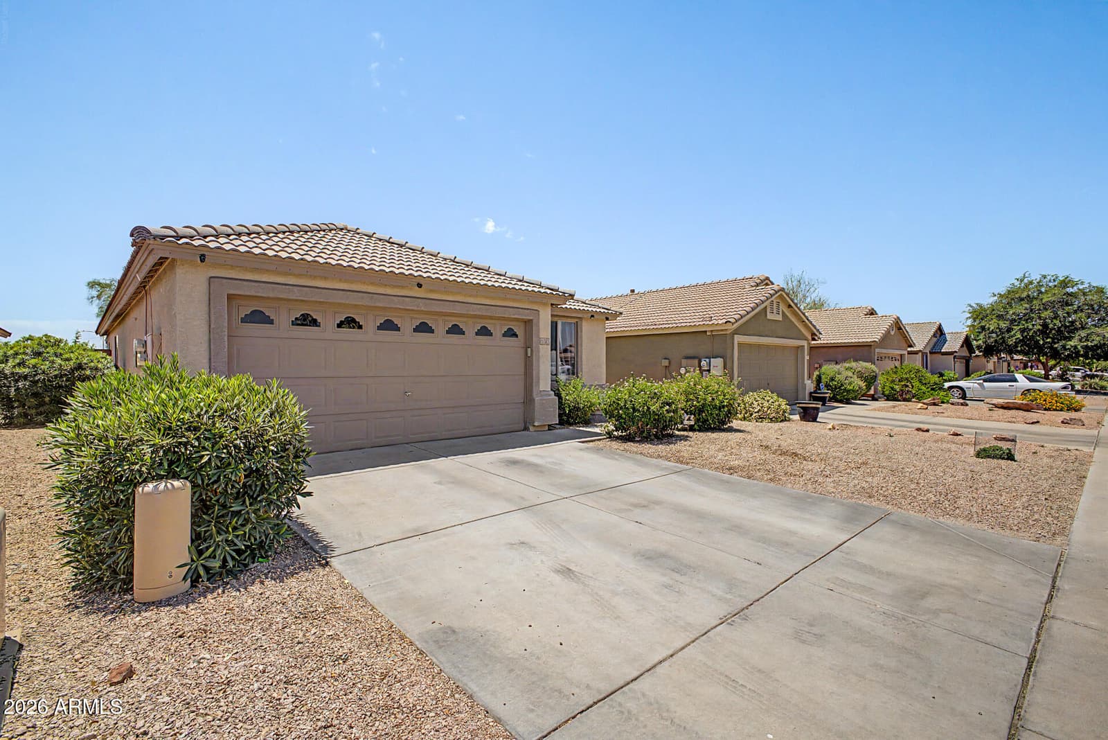 11321 W Pinehollow Drive, Surprise, AZ 85378 — photo 2 of 27