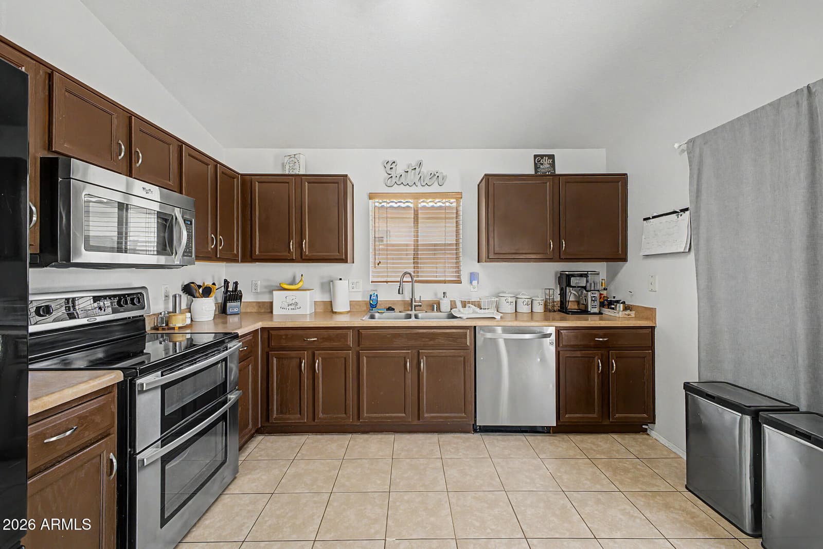 11321 W Pinehollow Drive, Surprise, AZ 85378 — photo 6 of 27