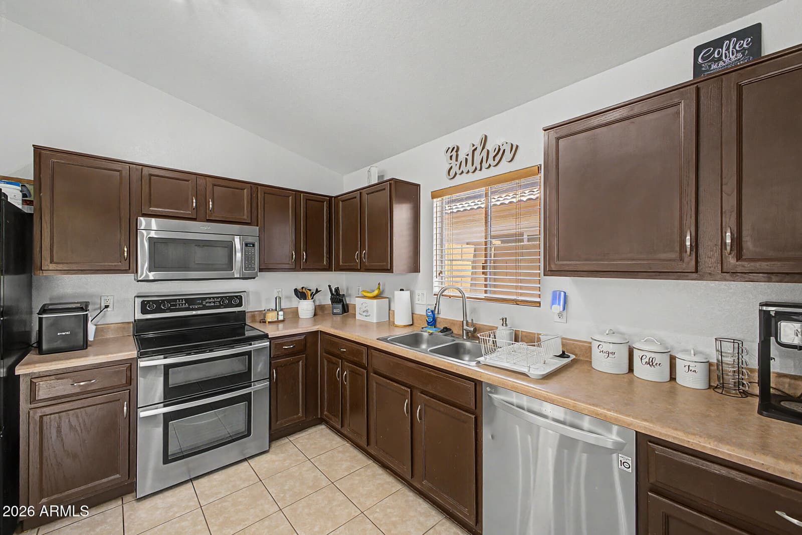 11321 W Pinehollow Drive, Surprise, AZ 85378 — photo 7 of 27