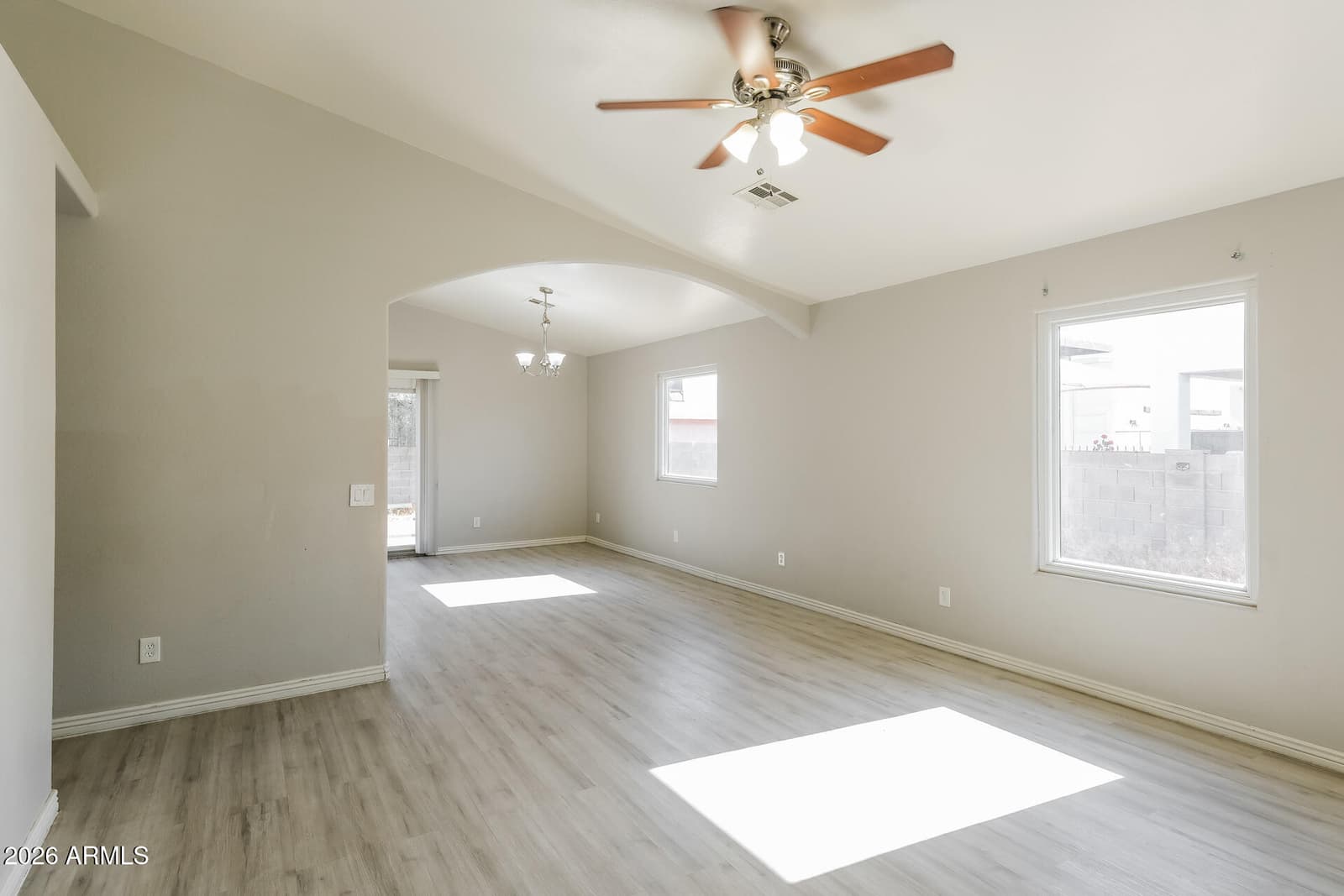 610 E DEE Street, Avondale, AZ 85323 — photo 4 of 21