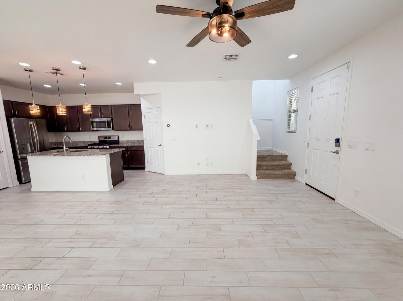 5728 W RAYMOND Street, Phoenix, AZ 85043 — photo 6 of 25