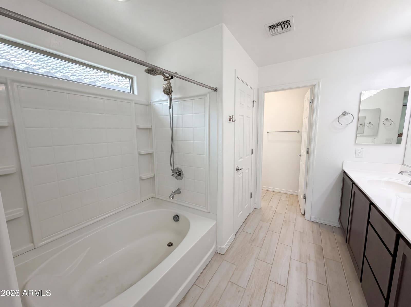 5728 W RAYMOND Street, Phoenix, AZ 85043 — photo 11 of 25
