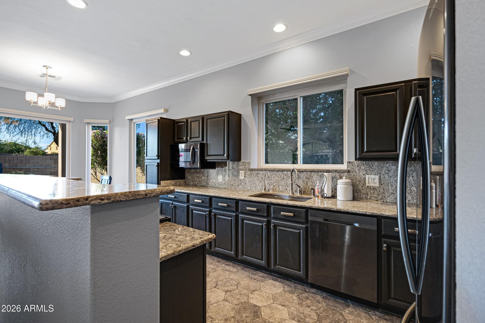 700 W CHERRYWOOD Drive, Chandler, AZ 85248 — photo 5 of 30