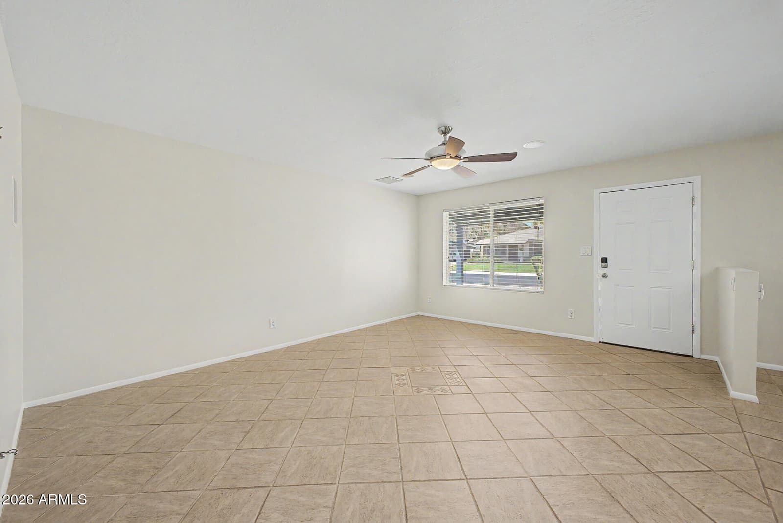 11837 N 22ND Place, Phoenix, AZ 85028 — photo 7 of 34